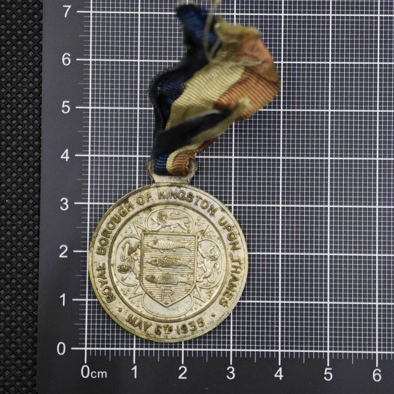 【淘币小摊】限时拍第八百二十三拍  纪念章场  满百包邮可预留两周  周一统一发货   英国1935年乔治五世登基25周年纪念章