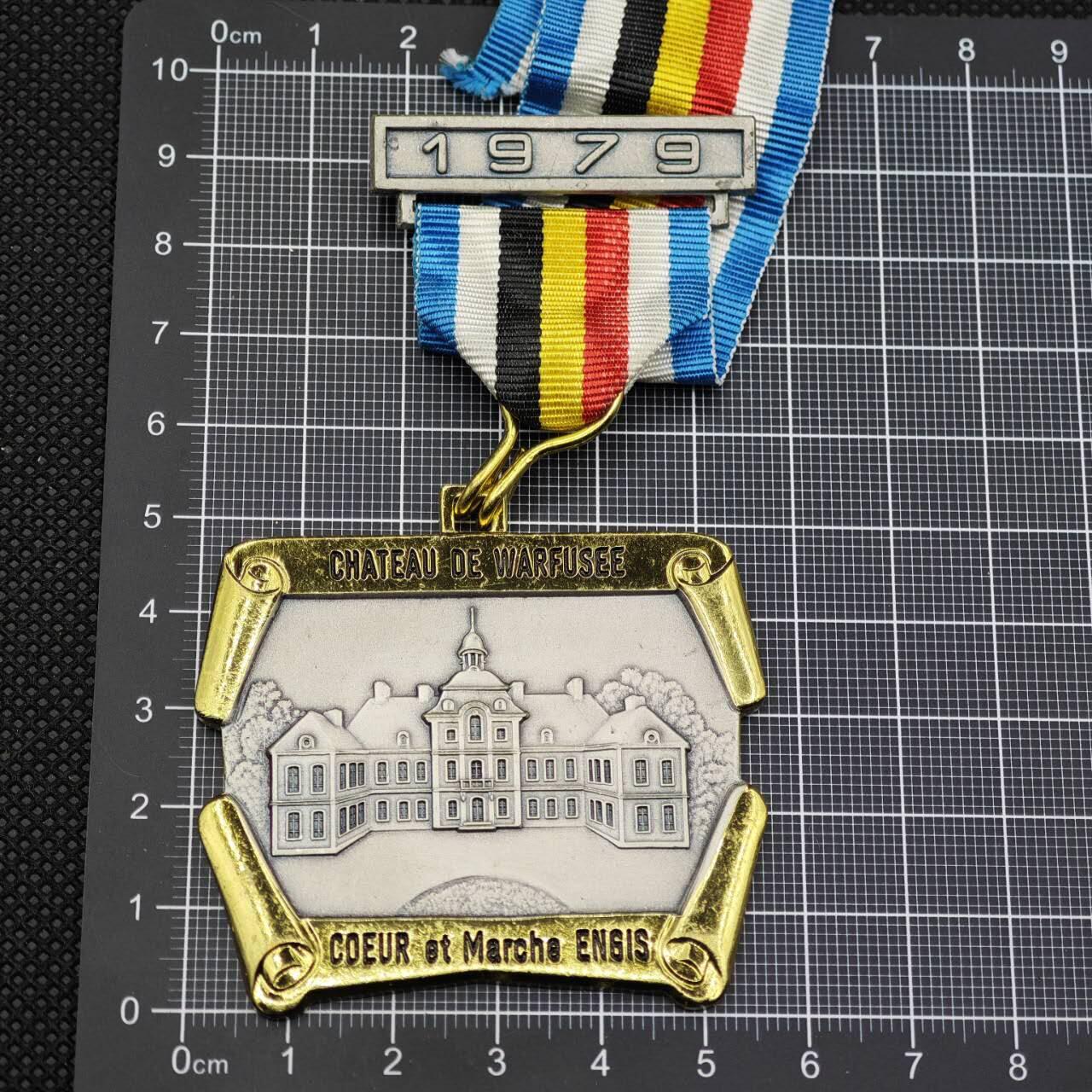 【淘币小摊】限时拍第八百二十三拍  纪念章场  满百包邮可预留两周  周一统一发货  比利时1979年瓦菲斯城堡纪念章