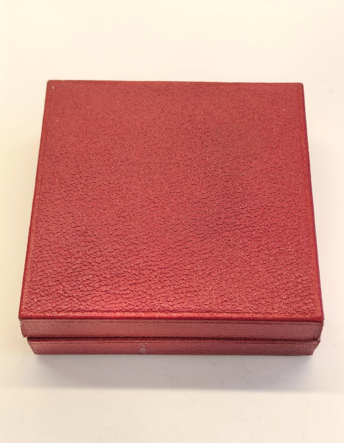 博洋堂世界钱币拍卖第150期（全场包邮） NGC PF69UC 原盒原证书 1987年香港兔年精制生肖金币 数量远少于普制 15.98克 917 金价持续强劲 黄金的抗风险能力还在不断验证 盒子连接处有脱落