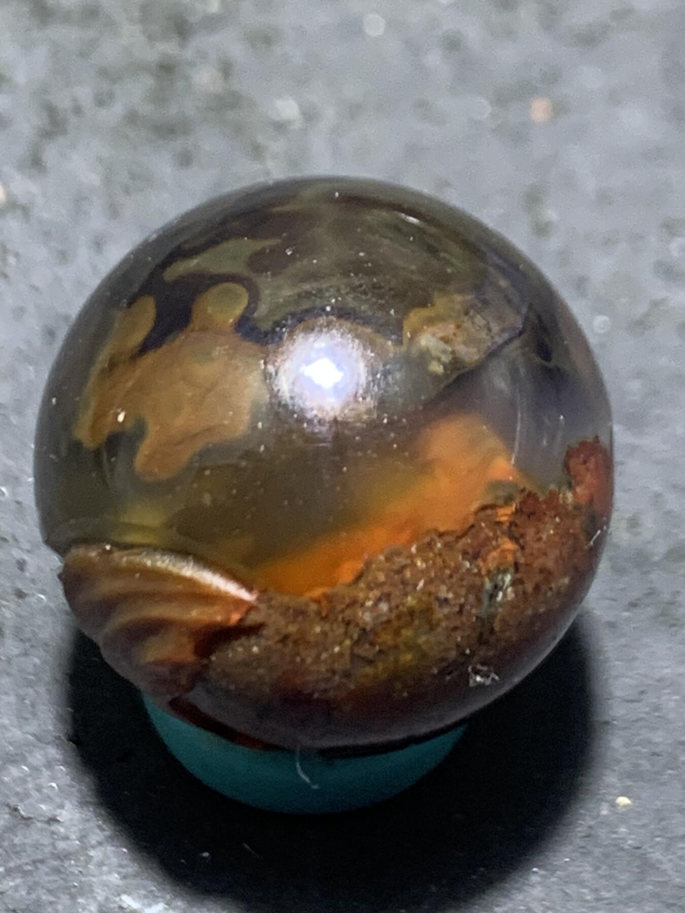 精美亚光战国红玛瑙手工俏色巧雕火烛珠一颗！