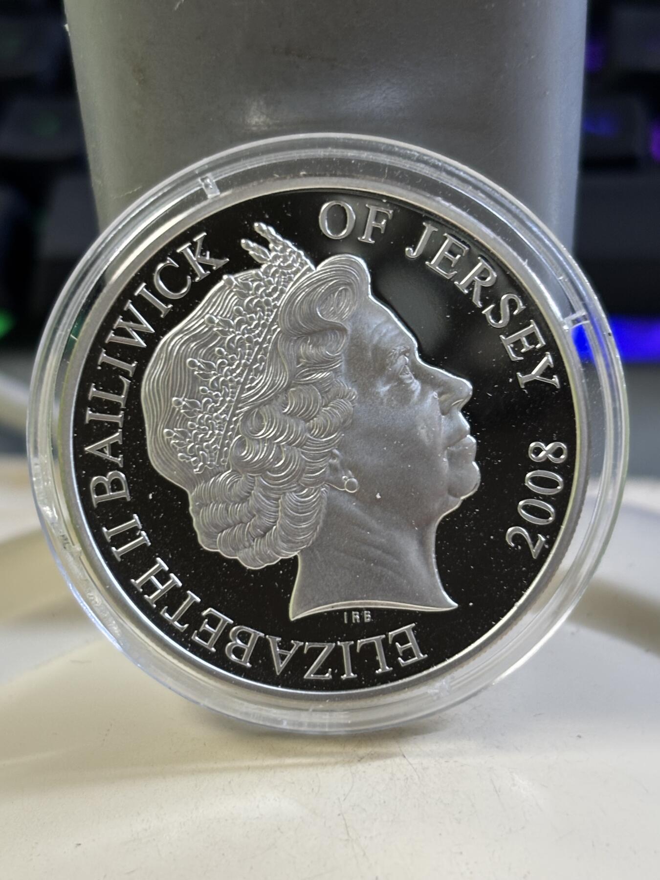 第184期拍卖  泽西2008年皇家空军的历史纪念银币，925银，28.28克银价363，塑料盒有破