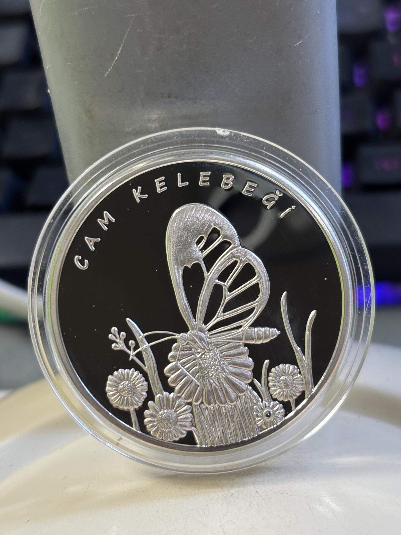 第184期拍卖 土耳其2017年珍稀动物系列蝴蝶1盎司精制纪念银币，925银，发行量2000枚，有氧化，银价399