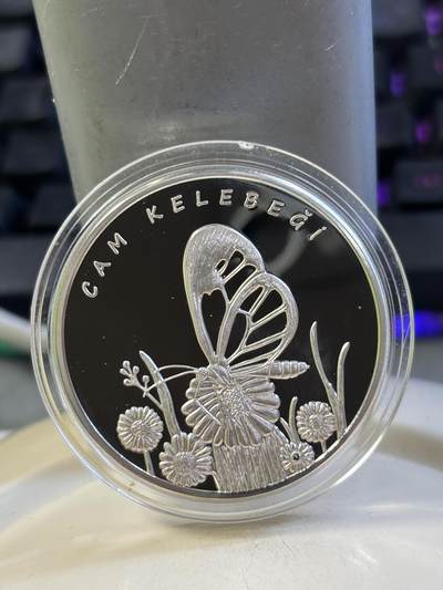 第184期拍卖 - 土耳其2017年珍稀动物系列蝴蝶1盎司精制纪念银币，925银，发行量2000枚，有氧化，银价399