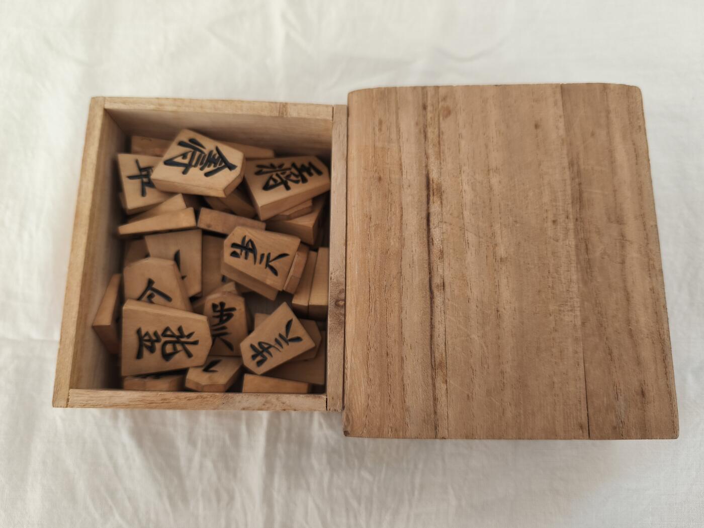 海外回流精品拍卖12.14 日本回流原盒竹将棋一套