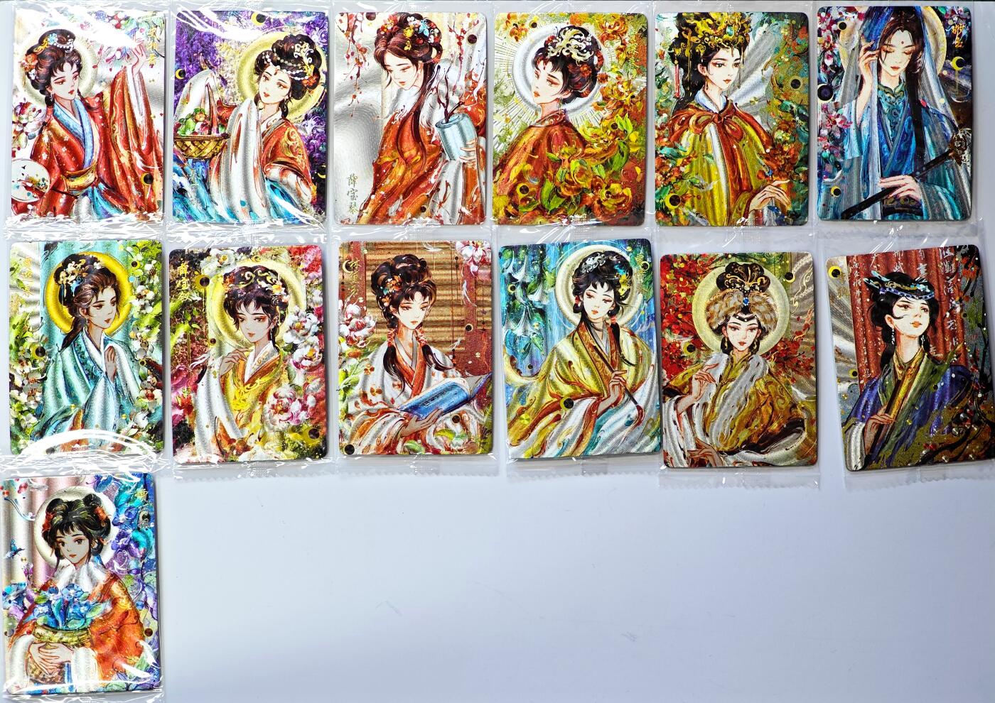 白泽拍卖卡牌手绘专场第29期（忽有故人心上过，回首山河已是秋） 2025 可可瑞听 花镜十三金钗1套13张 全新未拆  粗闪