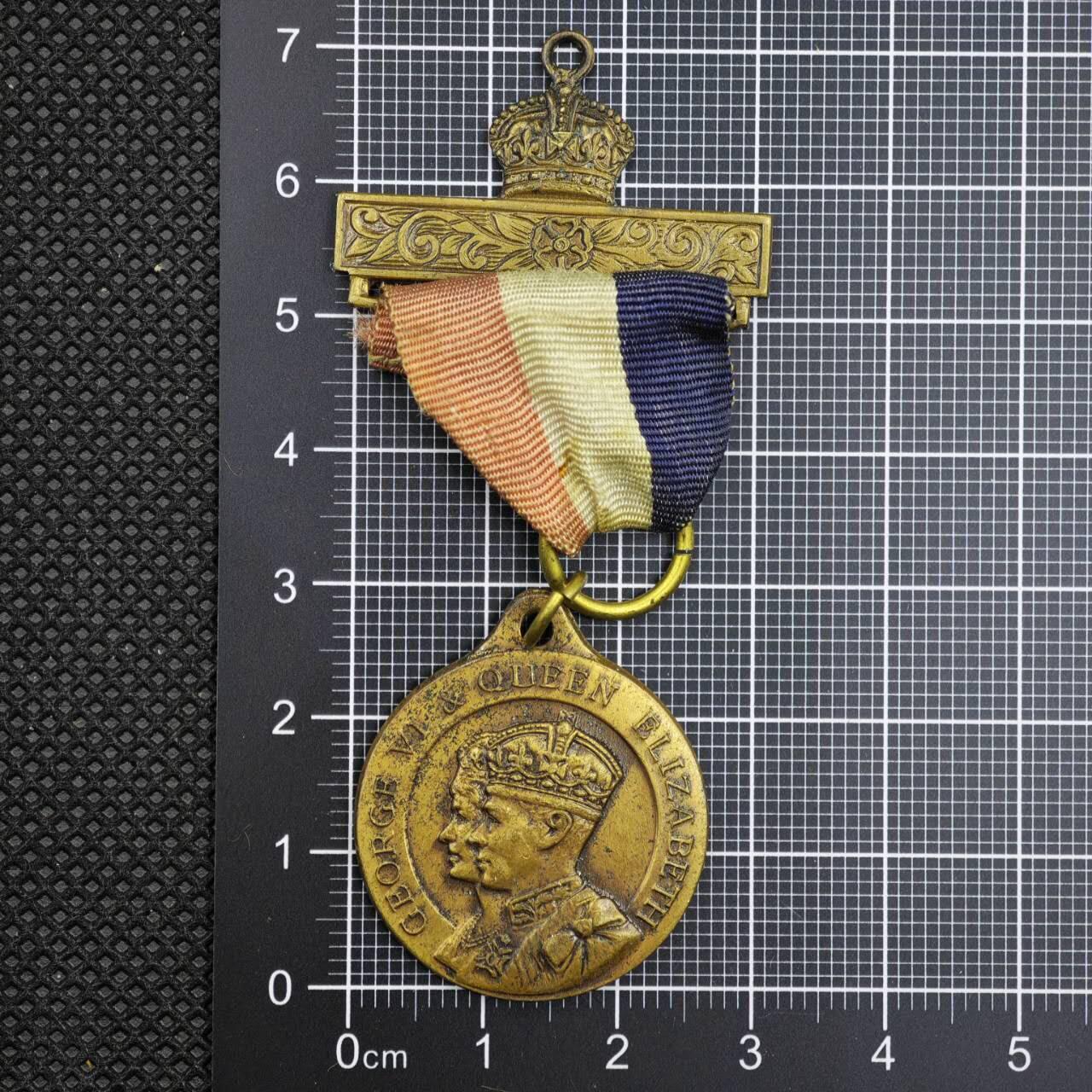 【淘币小摊】限时拍第八百二十三拍  纪念章场  满百包邮可预留两周  周一统一发货   英国1937年乔治五世加冕纪念章