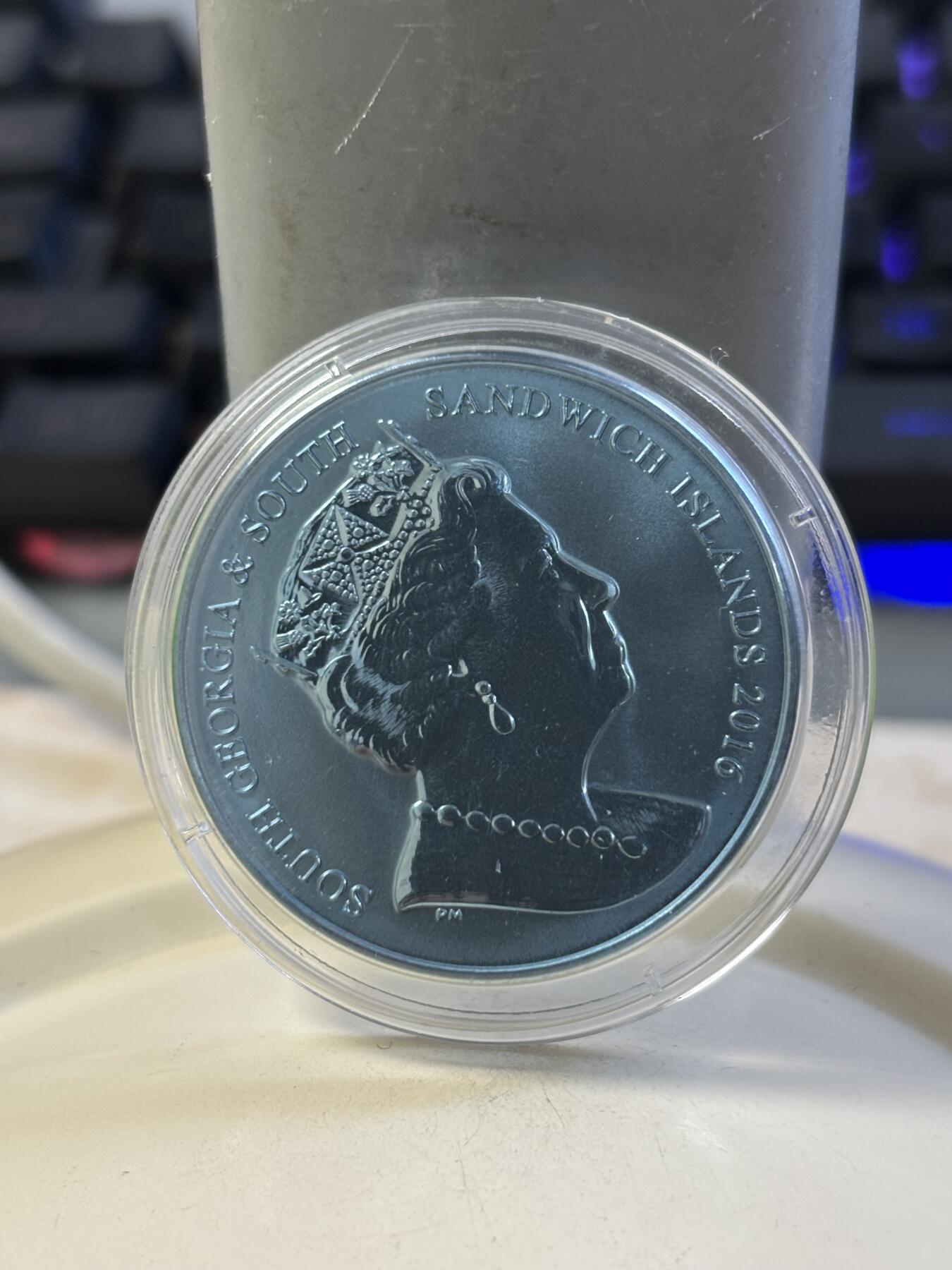 第184期拍卖 南乔治亚与南桑威奇群岛 2016 2磅 海洋-暮光区 青钛币 10g 36.1mm 发行量7500枚 市场价350