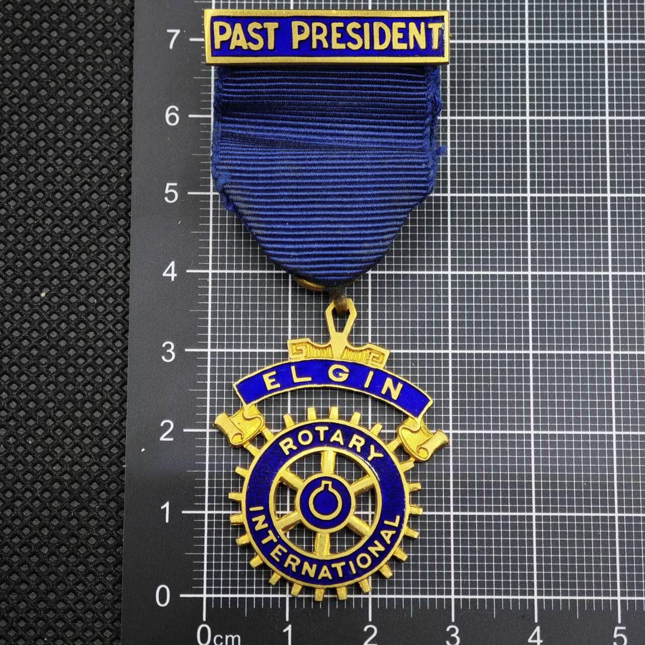 【淘币小摊】限时拍第八百二十三拍  纪念章场  满百包邮可预留两周  周一统一发货  扶轮社卸任社长纪念奖章