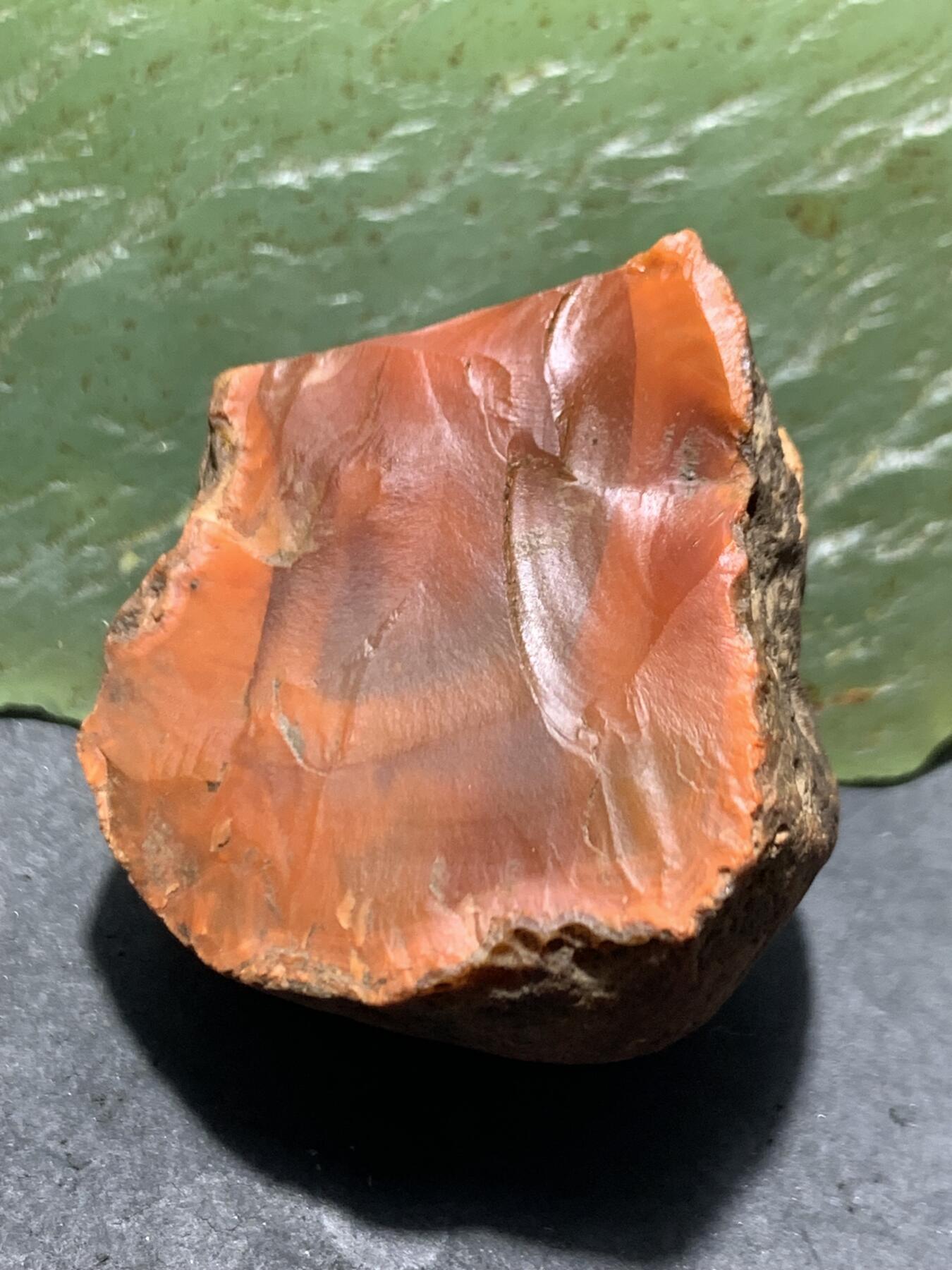 精美原皮柿子红冻料南红玛瑙原石一颗