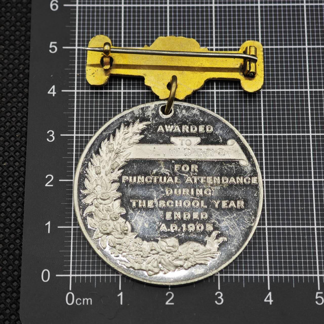 【淘币小摊】限时拍第八百二十三拍  纪念章场  满百包邮可预留两周  周一统一发货   英国1905年爱德华七世出勤优异奖章