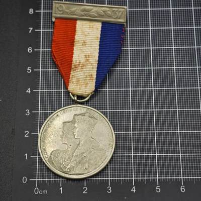 【淘币小摊】限时拍第八百二十三拍  纪念章场  满百包邮可预留两周  周一统一发货  -  英国1937年乔治六世加冕纪念章