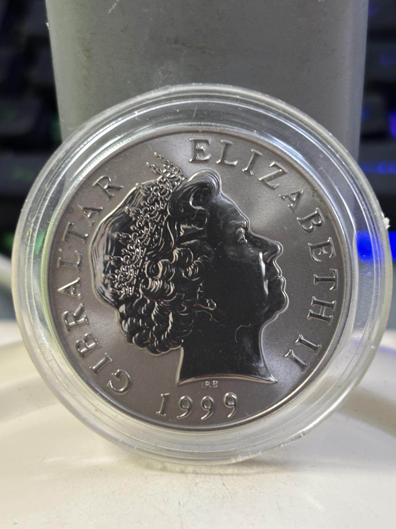 第184期拍卖 直布罗陀1999年5镑千禧年贵金属钛纪念币