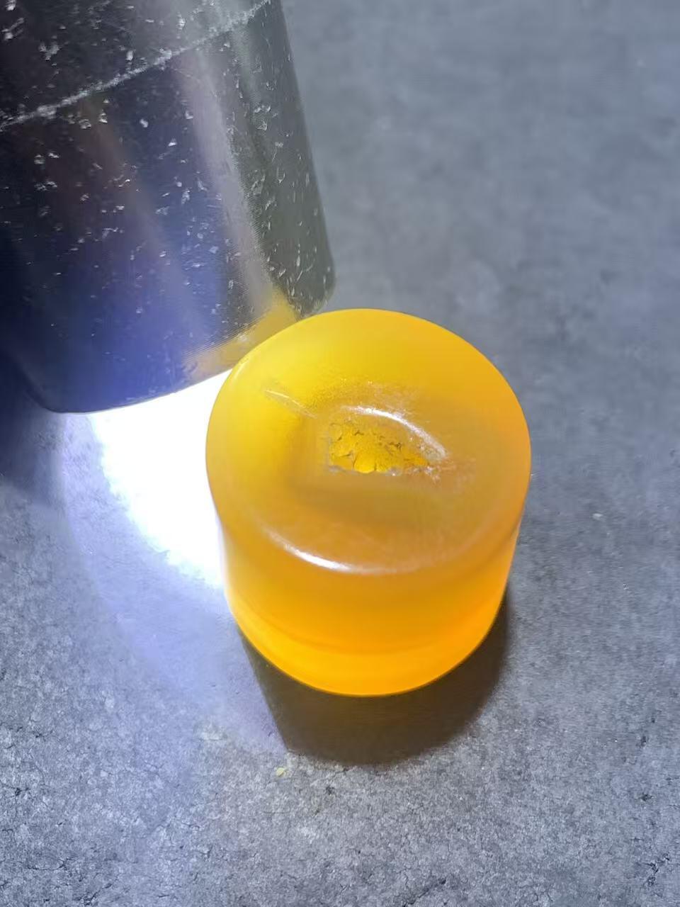 蒙料冻料飘鸡油黄战国红玛瑙通货晶洞桶珠一个，