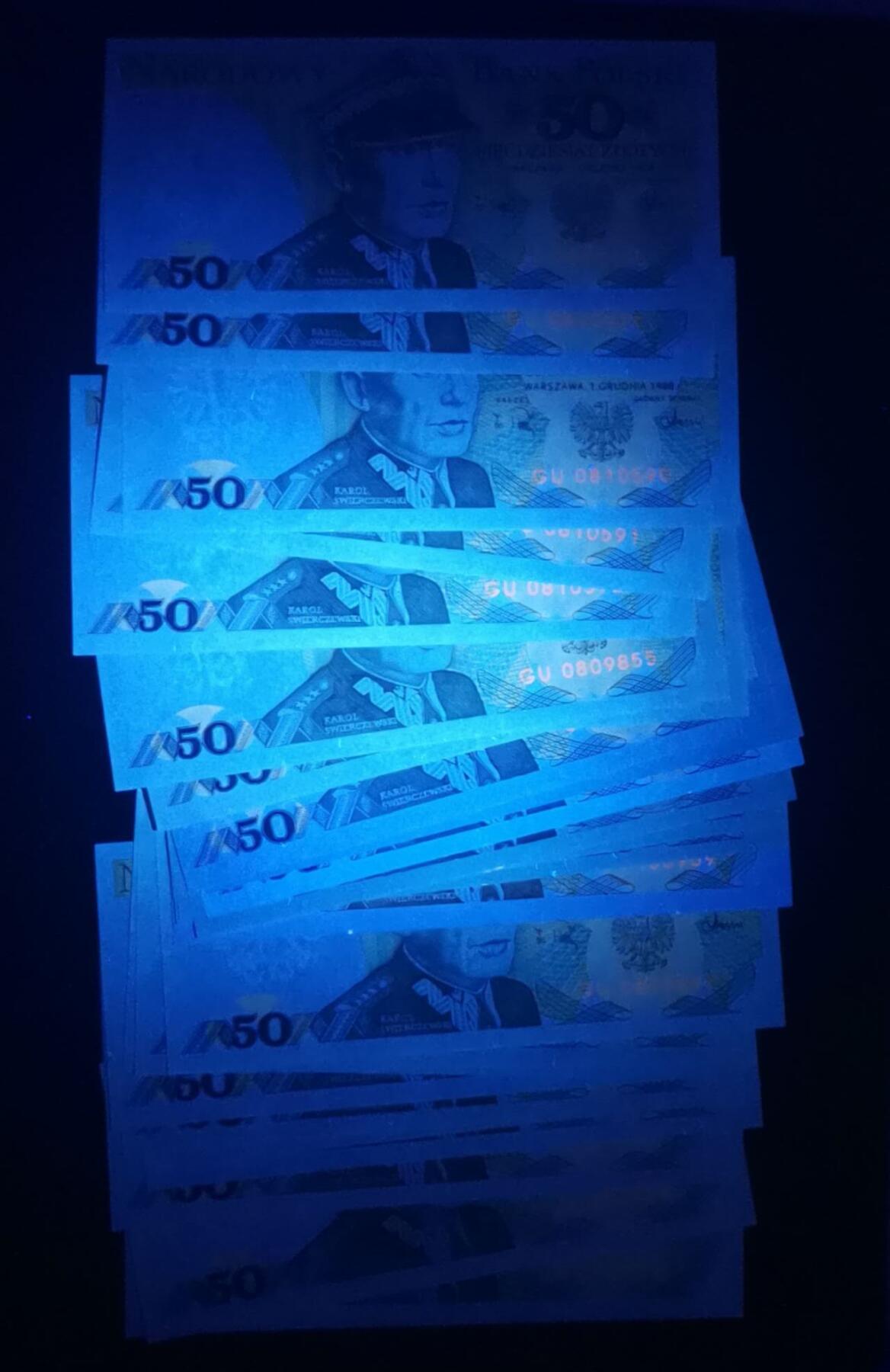 《艾美收藏》第223期-12.7周日外币畅拍 (25张)波兰1988年50兹罗提UNC/UNC- 零星几张压痕&角不绝等微瑕