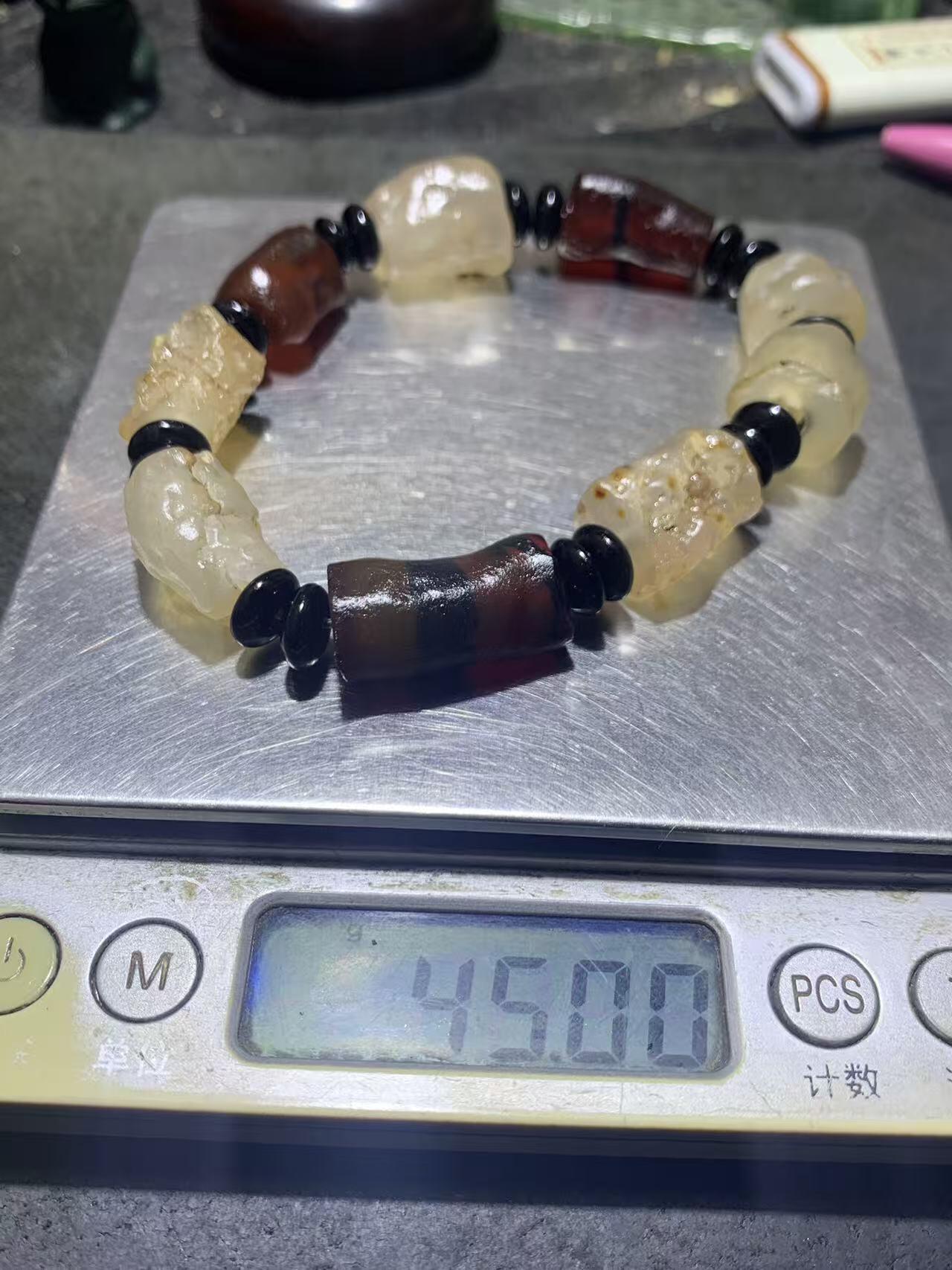 精美戈壁天然管状玛瑙原石手串一条，