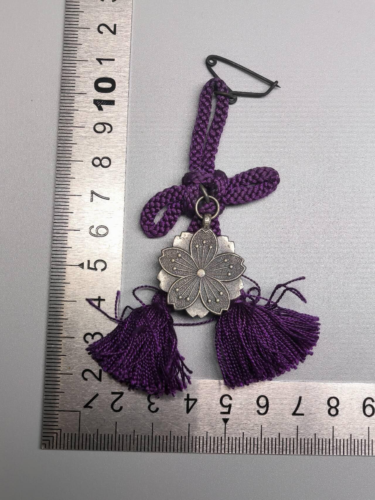 小驴勋章奖章收藏12月06日周六晚六点拍卖（珍爱和平，收藏战争，铭记历史，勿忘国耻，忠党爱国。有偿代拍，送拍规则在简介最后，参拍须阅读规则后再参拍，关系到运费包装发货时效真假辨别等关键信息，拍卖时不再发原图，看大图店主微信码在拍卖店铺介绍里） 遗族记章