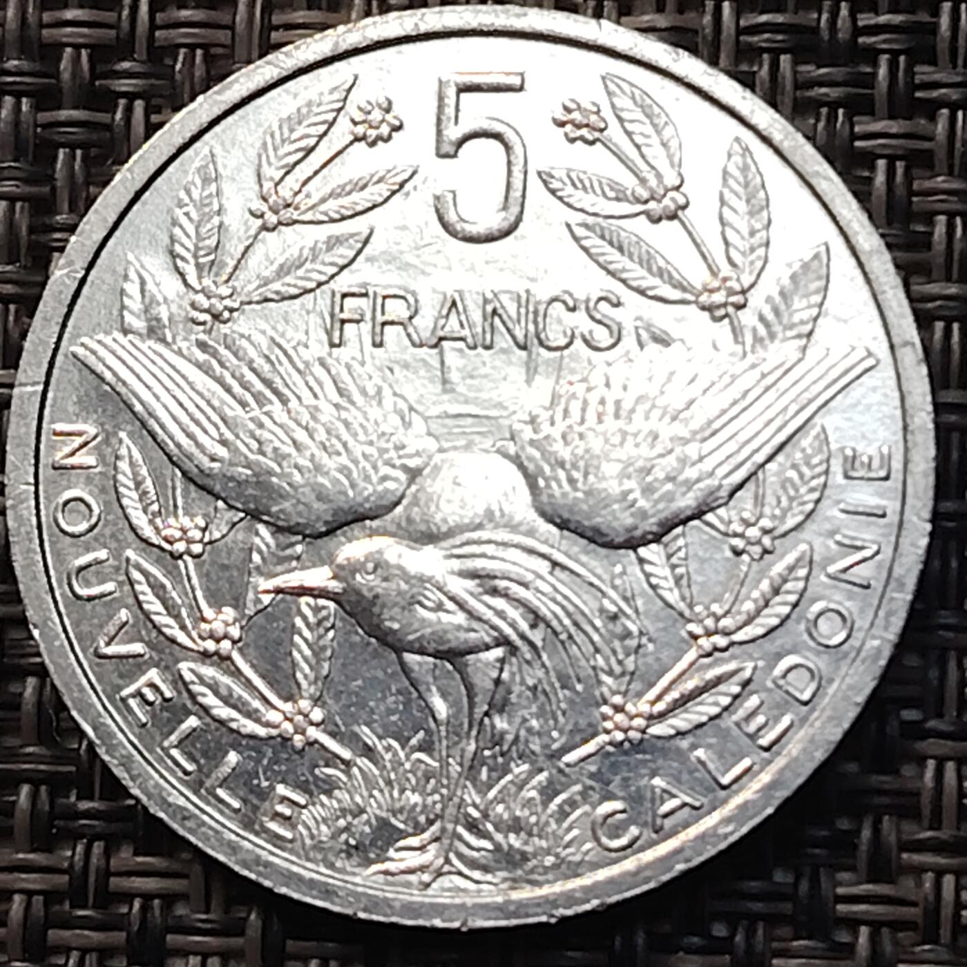 布加迪🐬～世界钱币(上海)🌾第 263 期 /  各国套币和散币 新克里多尼亚 2009年 5法郎铝币