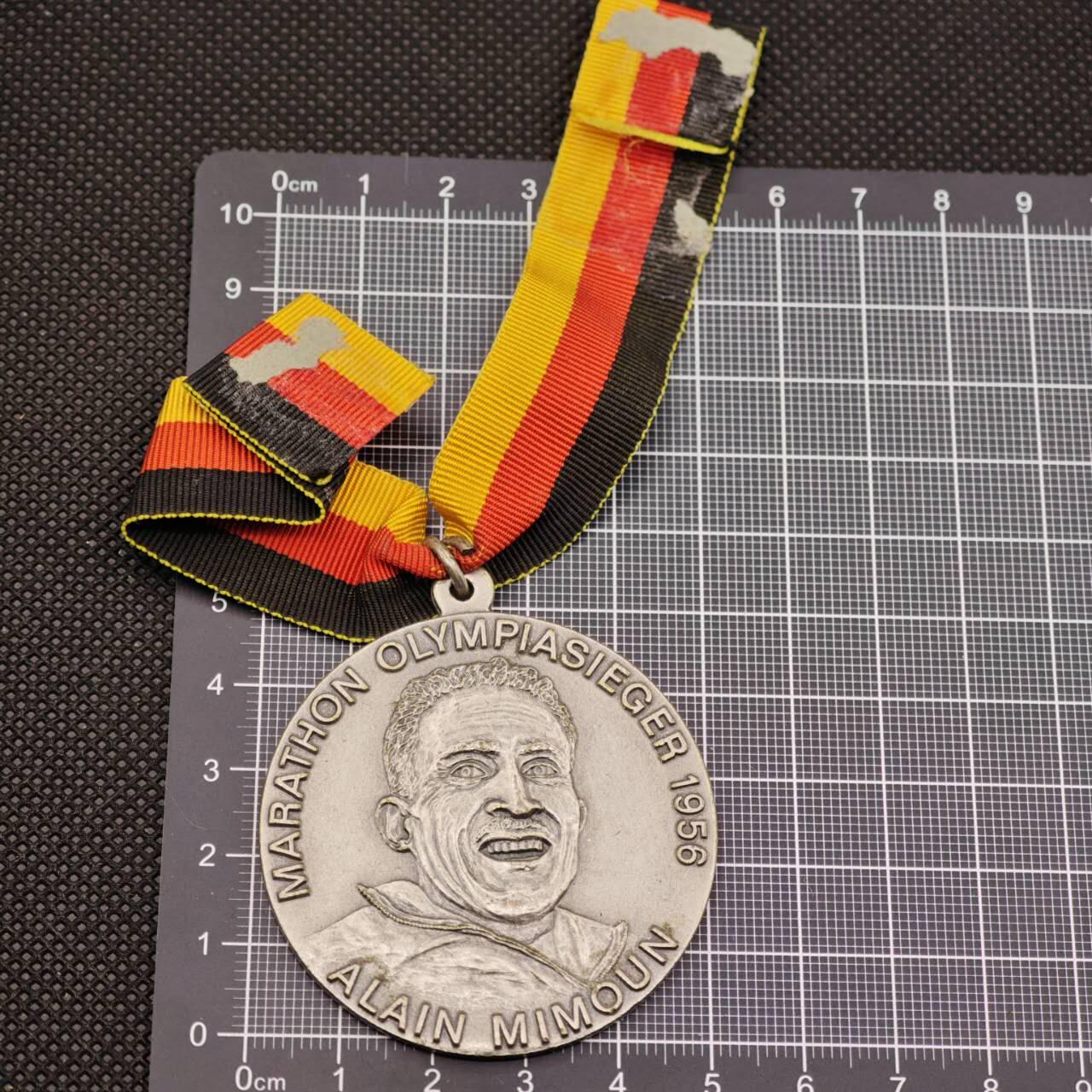 【淘币小摊】限时拍第八百二十三拍  纪念章场  满百包邮可预留两周  周一统一发货   德国柏林马拉松奖章