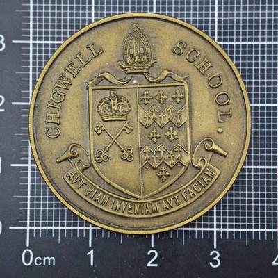 【淘币小摊】限时拍第八百二十三拍  纪念章场  满百包邮可预留两周  周一统一发货  - 英国奇格韦尔学校纪念章