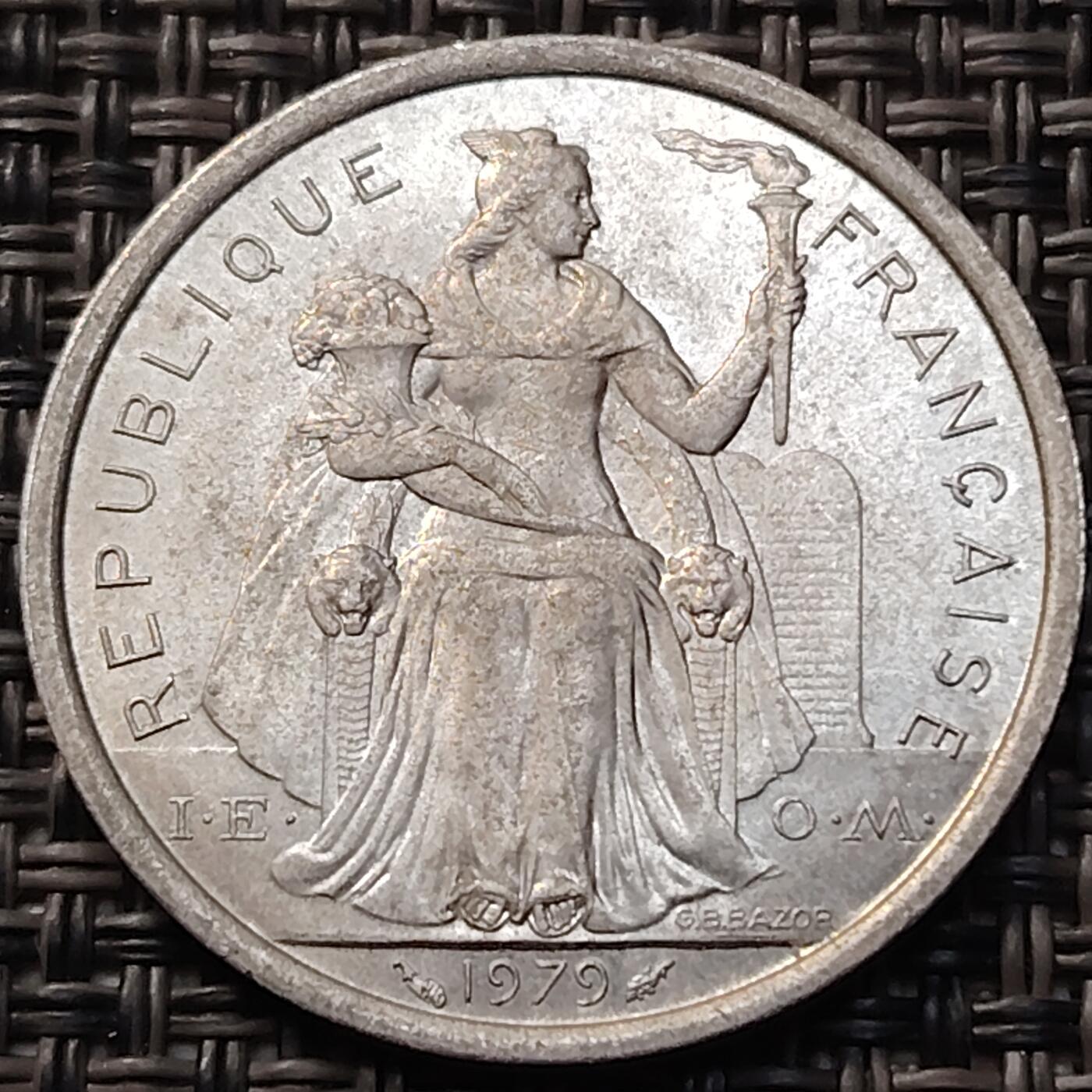 布加迪🐬～世界钱币(上海)🌾第 263 期 /  各国套币和散币 波利尼西亚 1979年 2法郎铝币