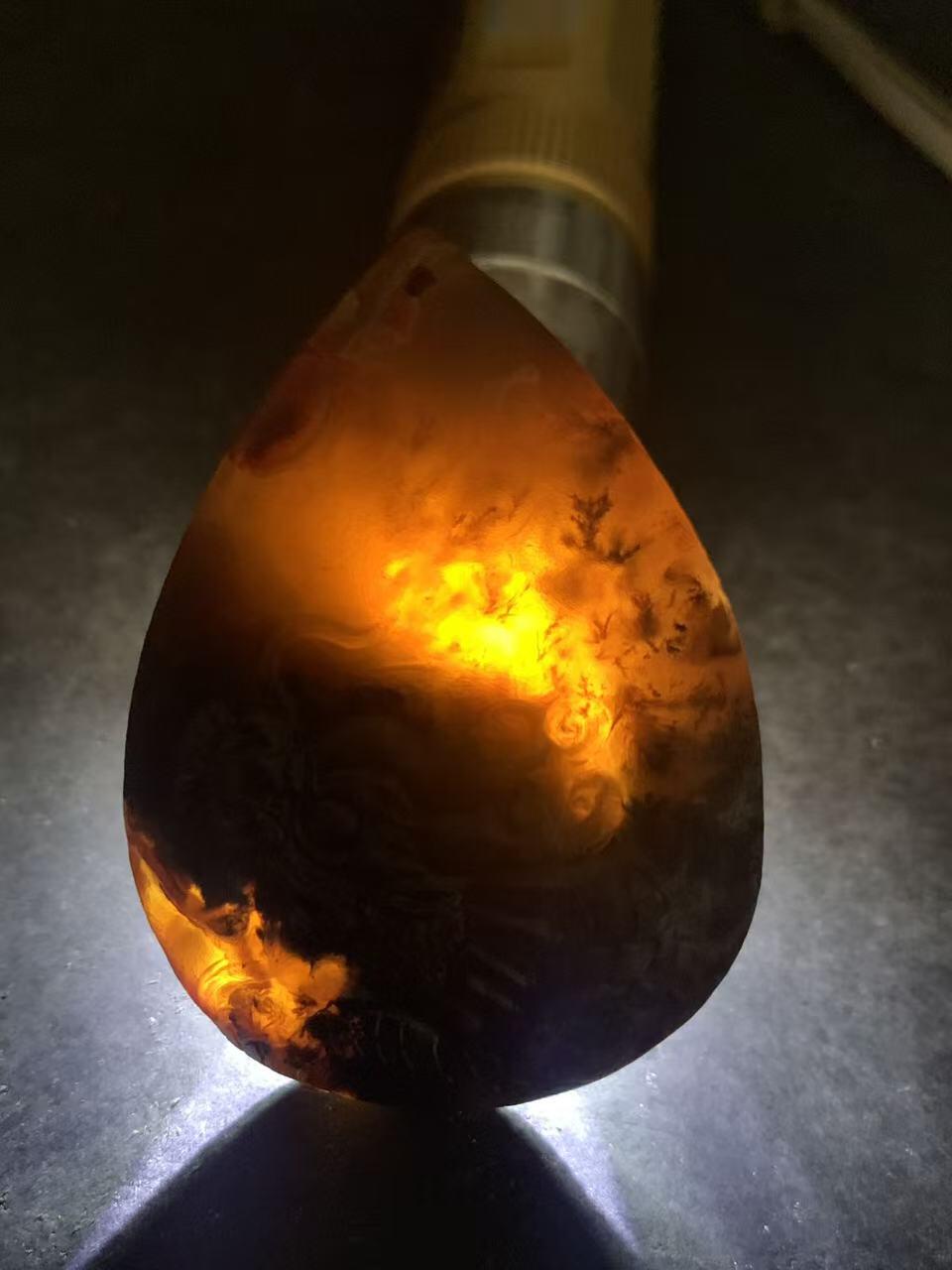 精美亚光冻料战国红玛瑙手工俏色巧雕龙戏珠吊坠（把件）一个！