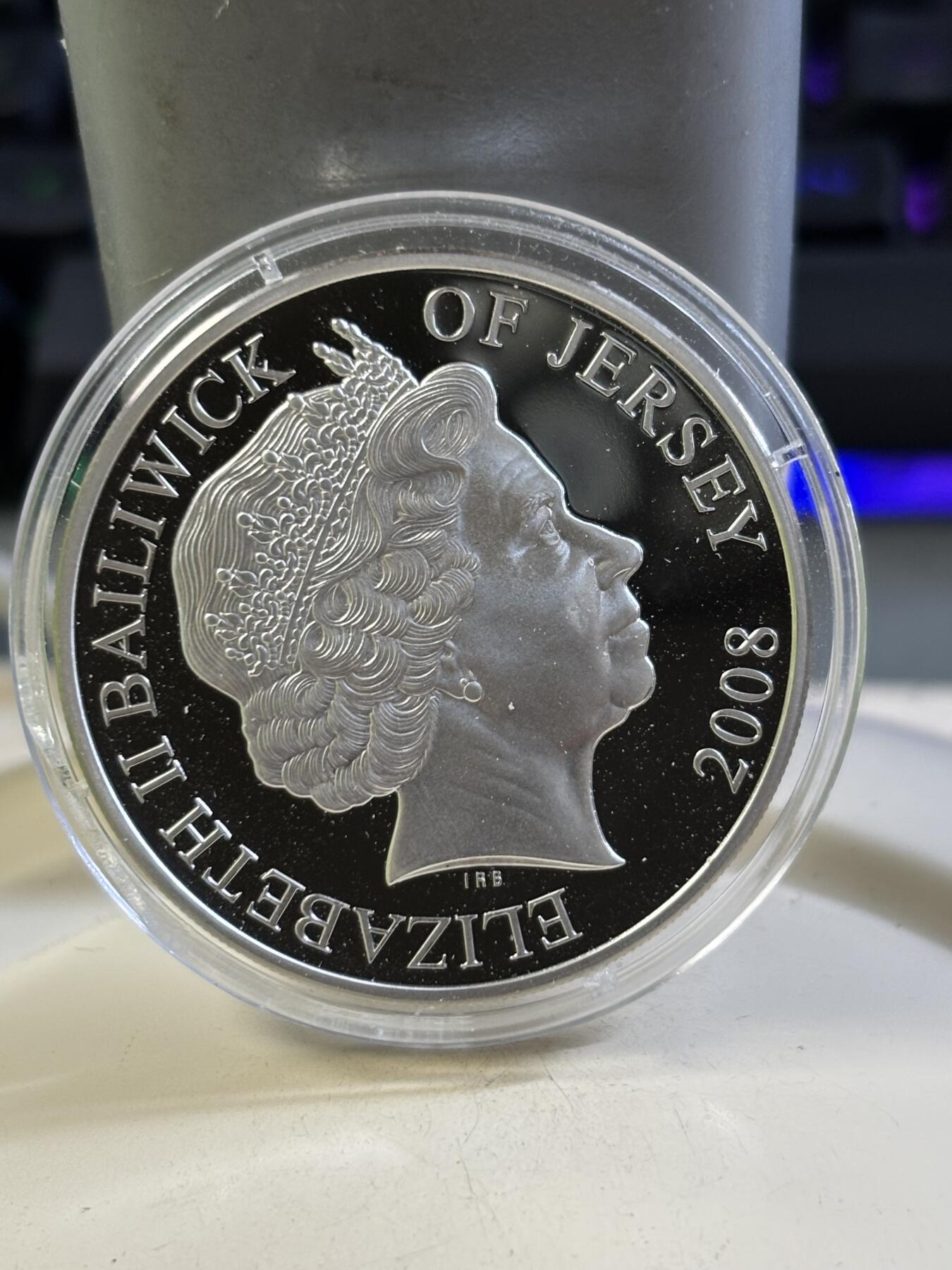 第184期拍卖  泽西2008年皇家空军的历史纪念银币，925银，28.28克银价363，塑料盒有破