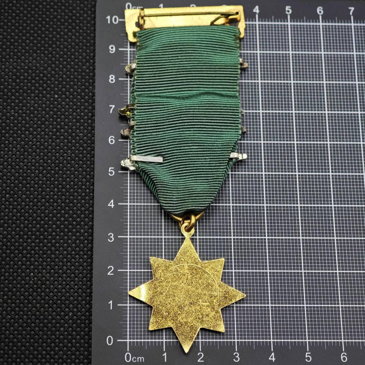 【淘币小摊】限时拍第八百二十三拍  纪念章场  满百包邮可预留两周  周一统一发货    1973年安全驾驶竞赛奖章