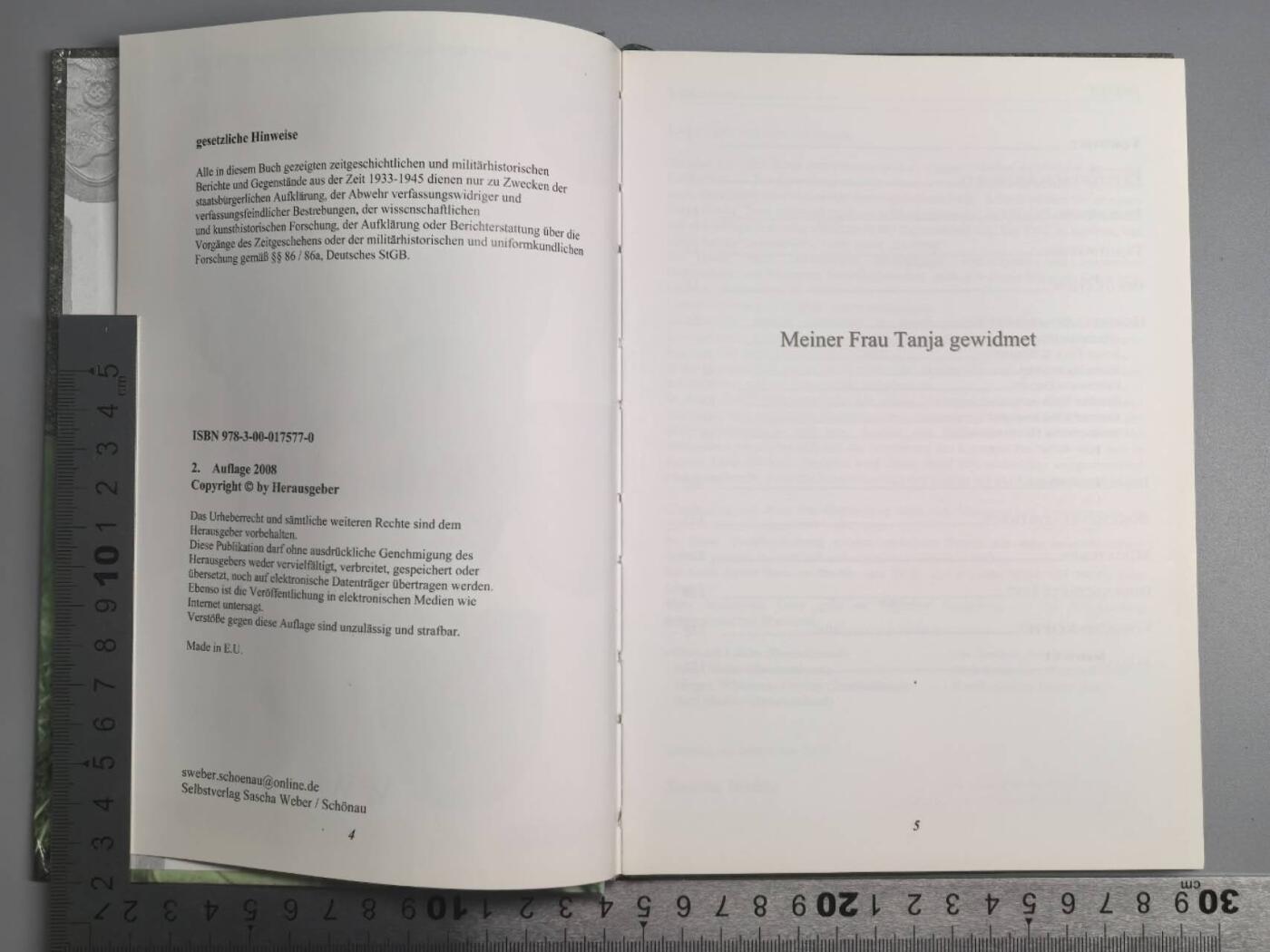 小驴勋章奖章收藏12月06日周六晚六点拍卖（珍爱和平，收藏战争，铭记历史，勿忘国耻，忠党爱国。有偿代拍，送拍规则在简介最后，参拍须阅读规则后再参拍，关系到运费包装发货时效真假辨别等关键信息，拍卖时不再发原图，看大图店主微信码在拍卖店铺介绍里） de3专业书籍《克里米亚盾章》，2008年版
