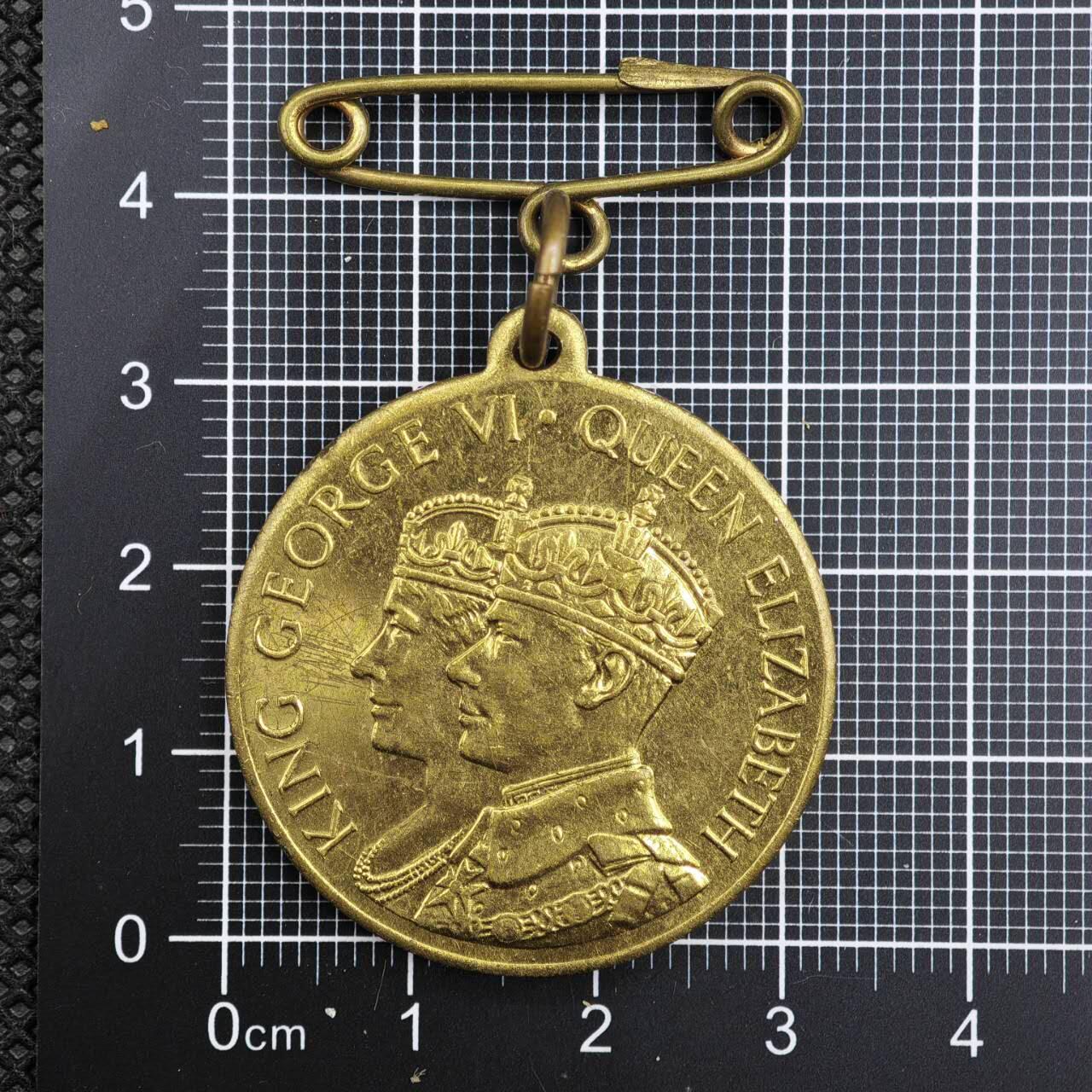 【淘币小摊】限时拍第八百二十三拍  纪念章场  满百包邮可预留两周  周一统一发货   英国1946年安南皇家自治市胜利纪念章