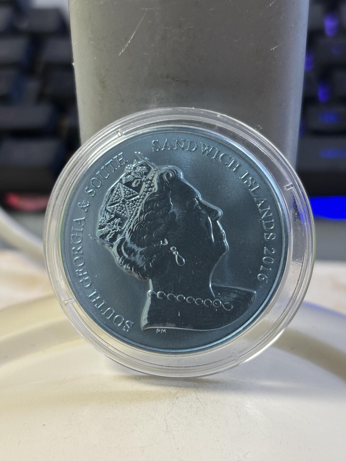 第184期拍卖 南乔治亚与南桑威奇群岛 2016 2磅 海洋-暮光区 青钛币 10g 36.1mm 发行量7500枚 市场价350