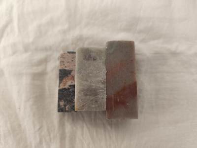 海外回流精品拍卖12.14 - 全新未使用章料三块