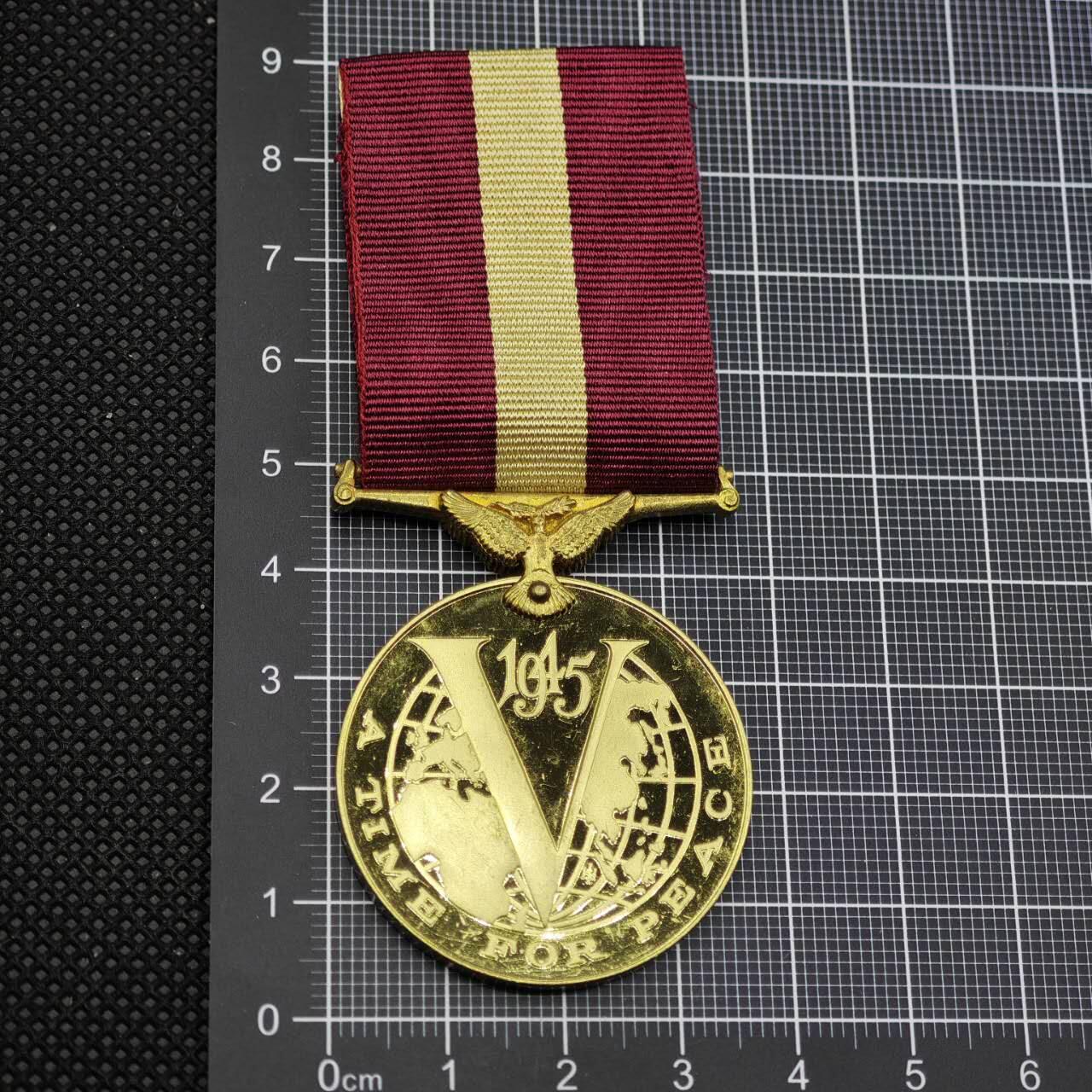 【淘币小摊】限时拍第八百二十三拍  纪念章场  满百包邮可预留两周  周一统一发货   1945年二战胜利纪念章