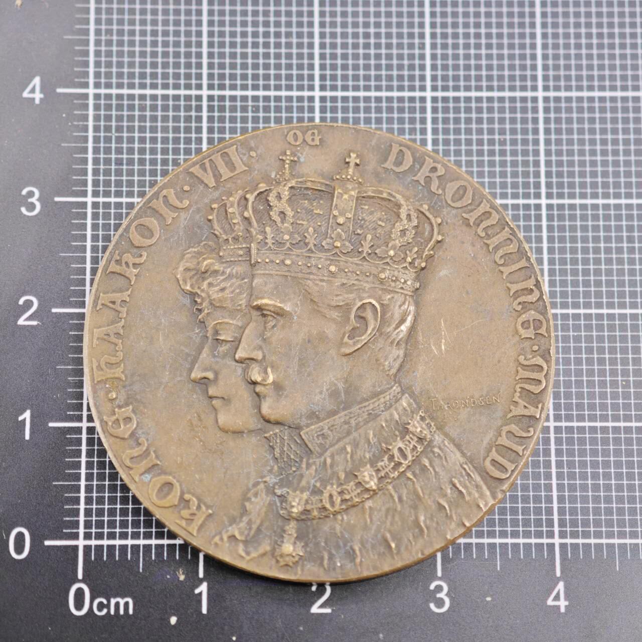 【淘币小摊】限时拍第八百二十三拍  纪念章场  满百包邮可预留两周  周一统一发货   丹麦国王弗雷德里克七世加冕纪念章下