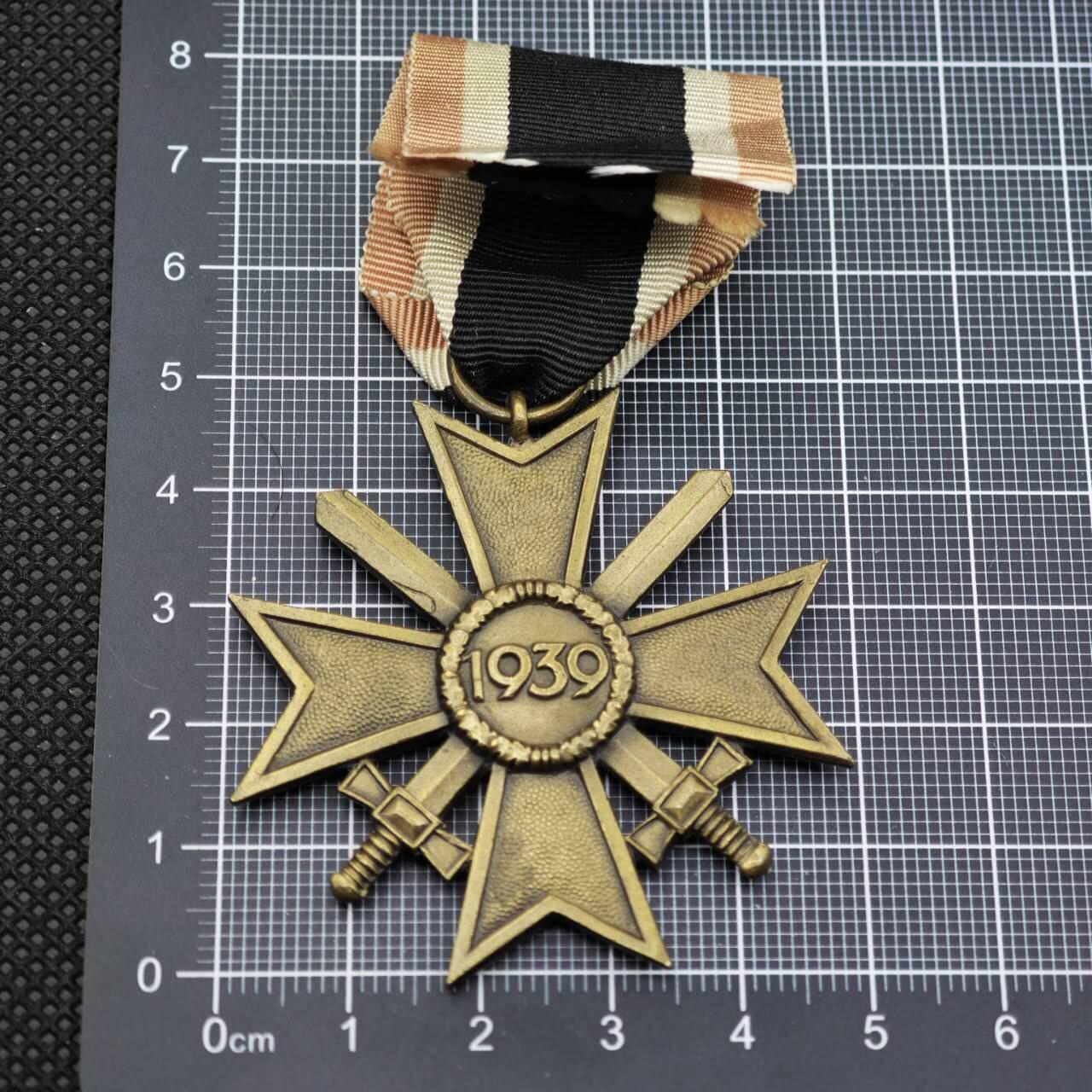 【淘币小摊】限时拍第八百二十三拍  纪念章场  满百包邮可预留两周  周一统一发货   德国战功十字奖章