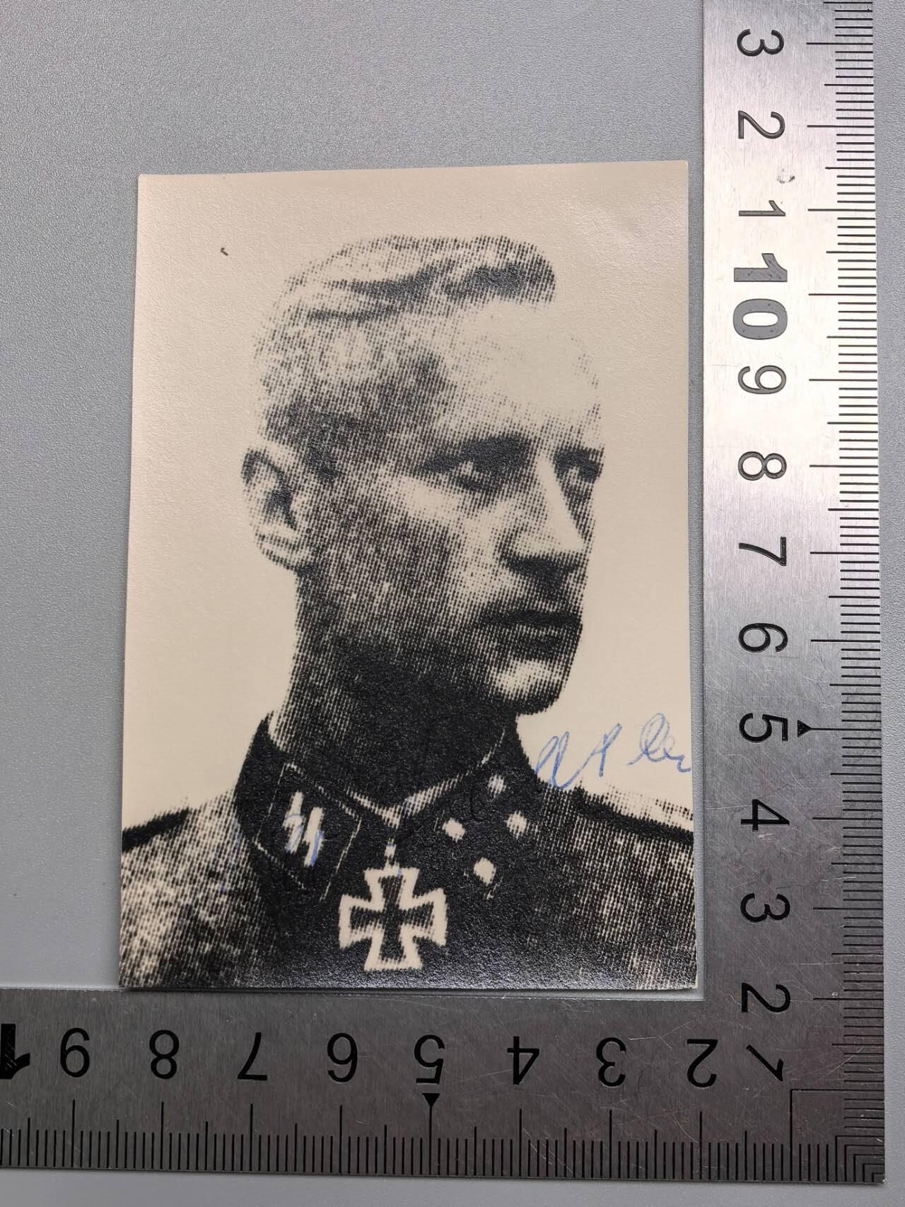 小驴勋章奖章收藏12月06日周六晚六点拍卖（珍爱和平，收藏战争，铭记历史，勿忘国耻，忠党爱国。有偿代拍，送拍规则在简介最后，参拍须阅读规则后再参拍，关系到运费包装发货时效真假辨别等关键信息，拍卖时不再发原图，看大图店主微信码在拍卖店铺介绍里） 金近战橡叶骑铁Max Hansen战后亲签