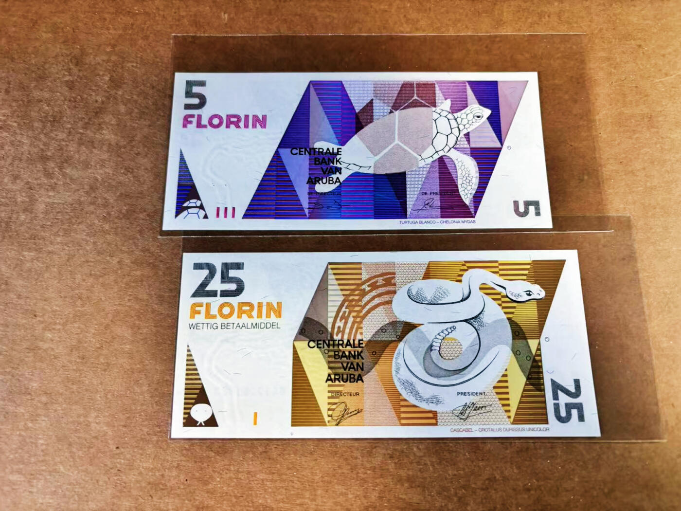 【Blue Auction】世界纸币精拍第759期——18级TOP拍卖/信誉/品质/专业/高效💫 【一组2张】阿鲁巴 5-25弗罗林 全新UNC