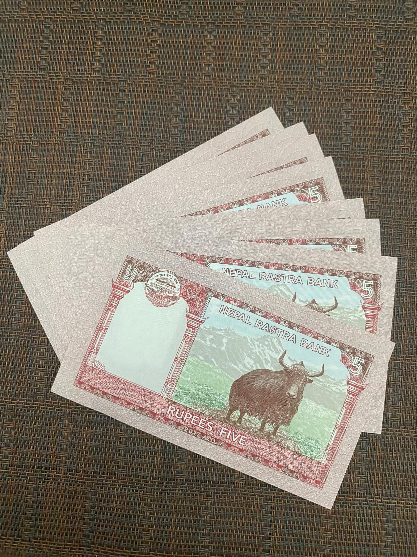 江南站杂件放漏场 外币，标十