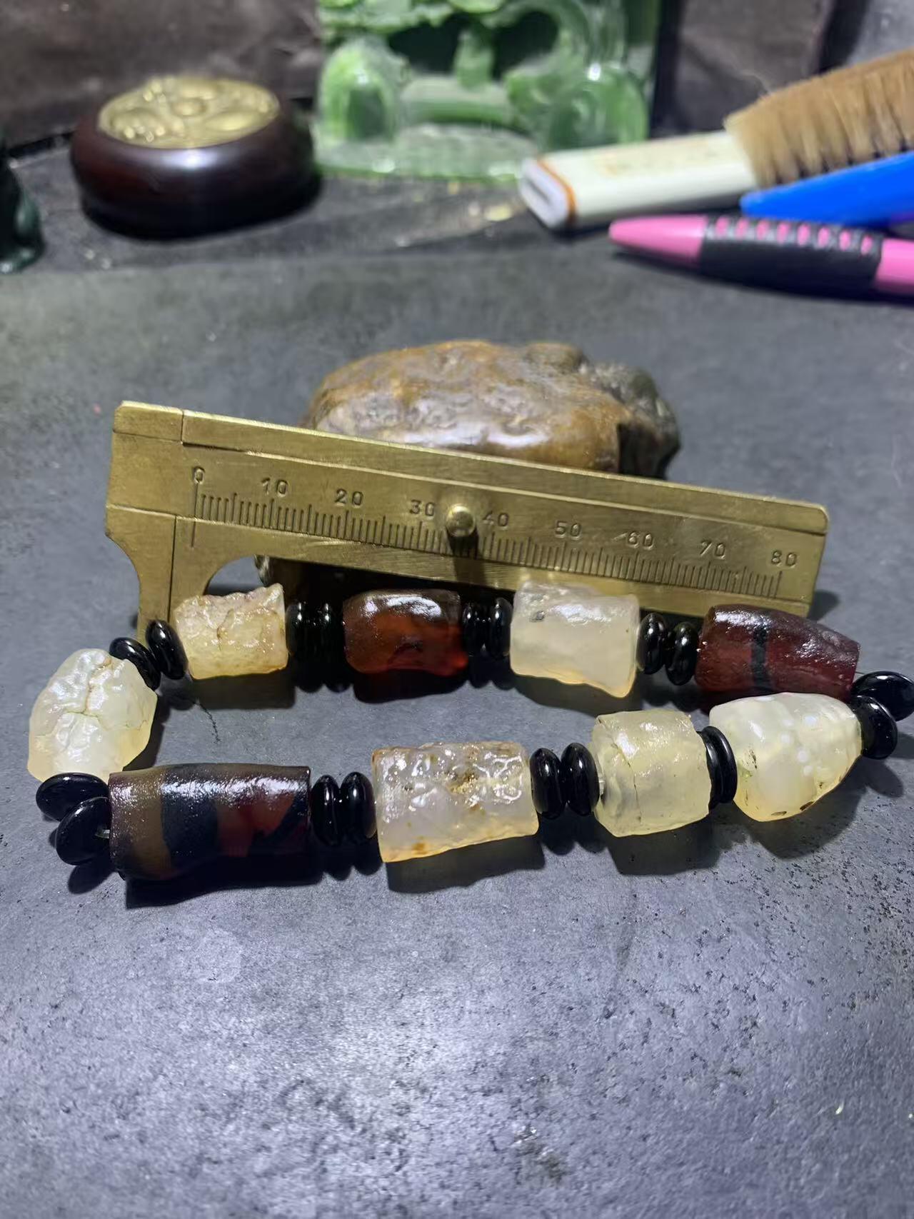 精美戈壁天然管状玛瑙原石手串一条，