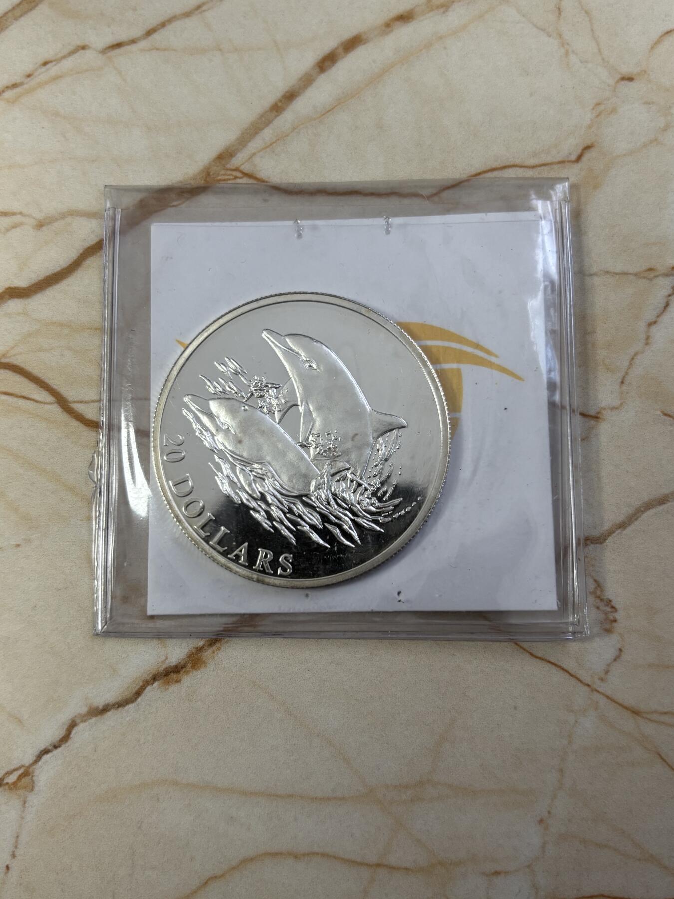 第184期拍卖 利比里亚2001年珍稀动物系列海豚20克精制纪念银币，20克银价277，999银，