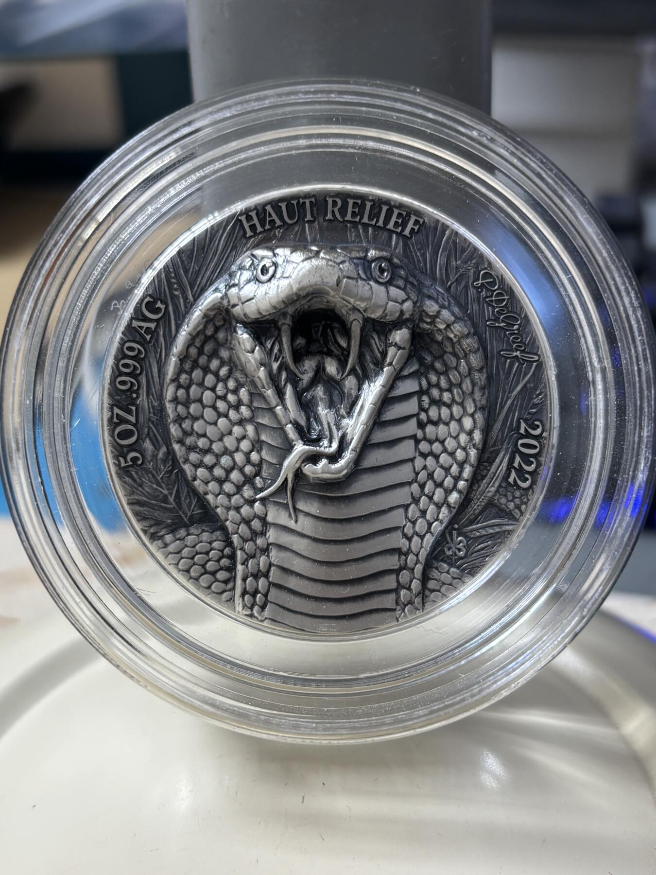 第185期拍卖 科特迪瓦2022年亚洲五霸系列眼镜王蛇5盎司纪念银币，999银，发行999枚