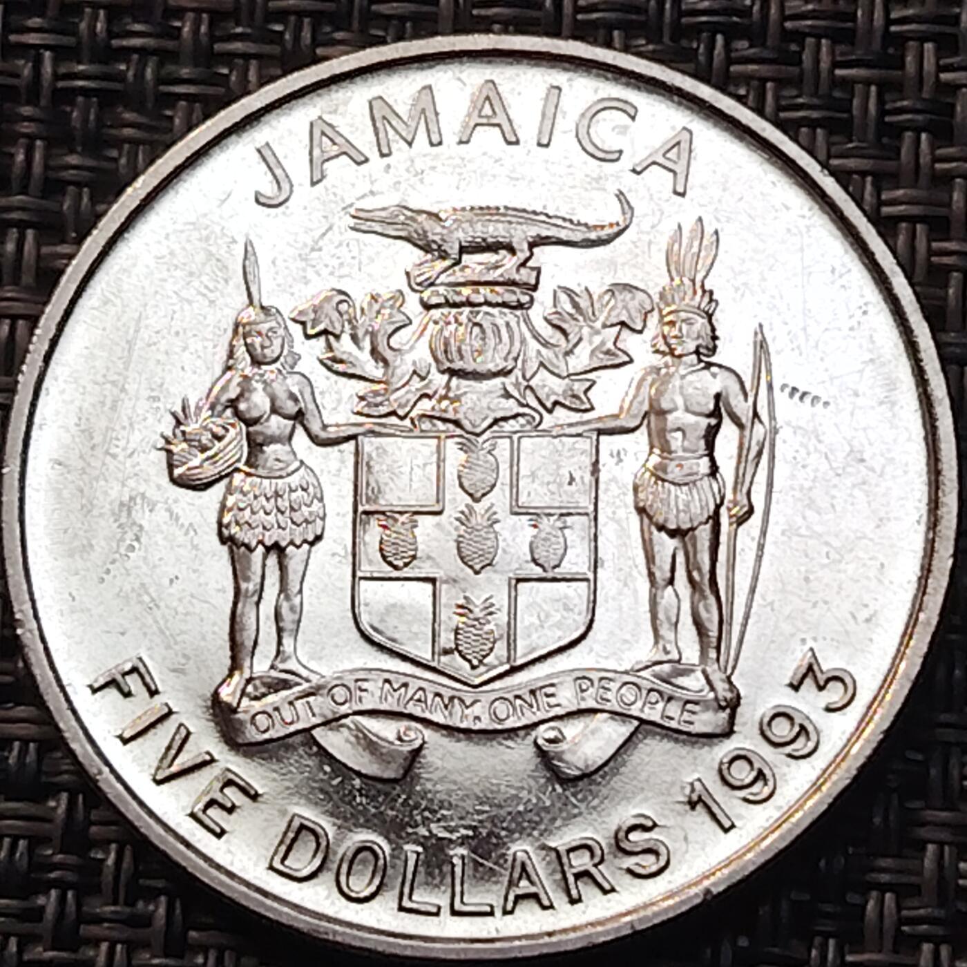 布加迪🐬～世界钱币(上海)🌾第 263 期 /  各国套币和散币 牙买加🇯🇲 1993年 5元 曼利总理百岁生日精致纪念币 36mm