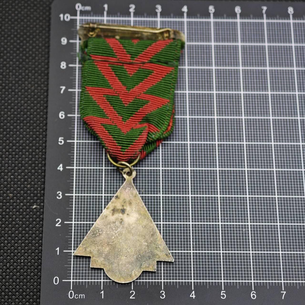 【淘币小摊】限时拍第八百二十三拍  纪念章场  满百包邮可预留两周  周一统一发货   英国1968年安全驾驶竞赛奖章