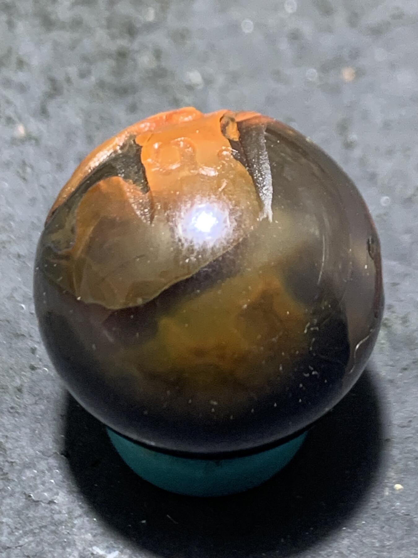 精美亚光战国红玛瑙手工俏色巧雕火烛珠一颗！