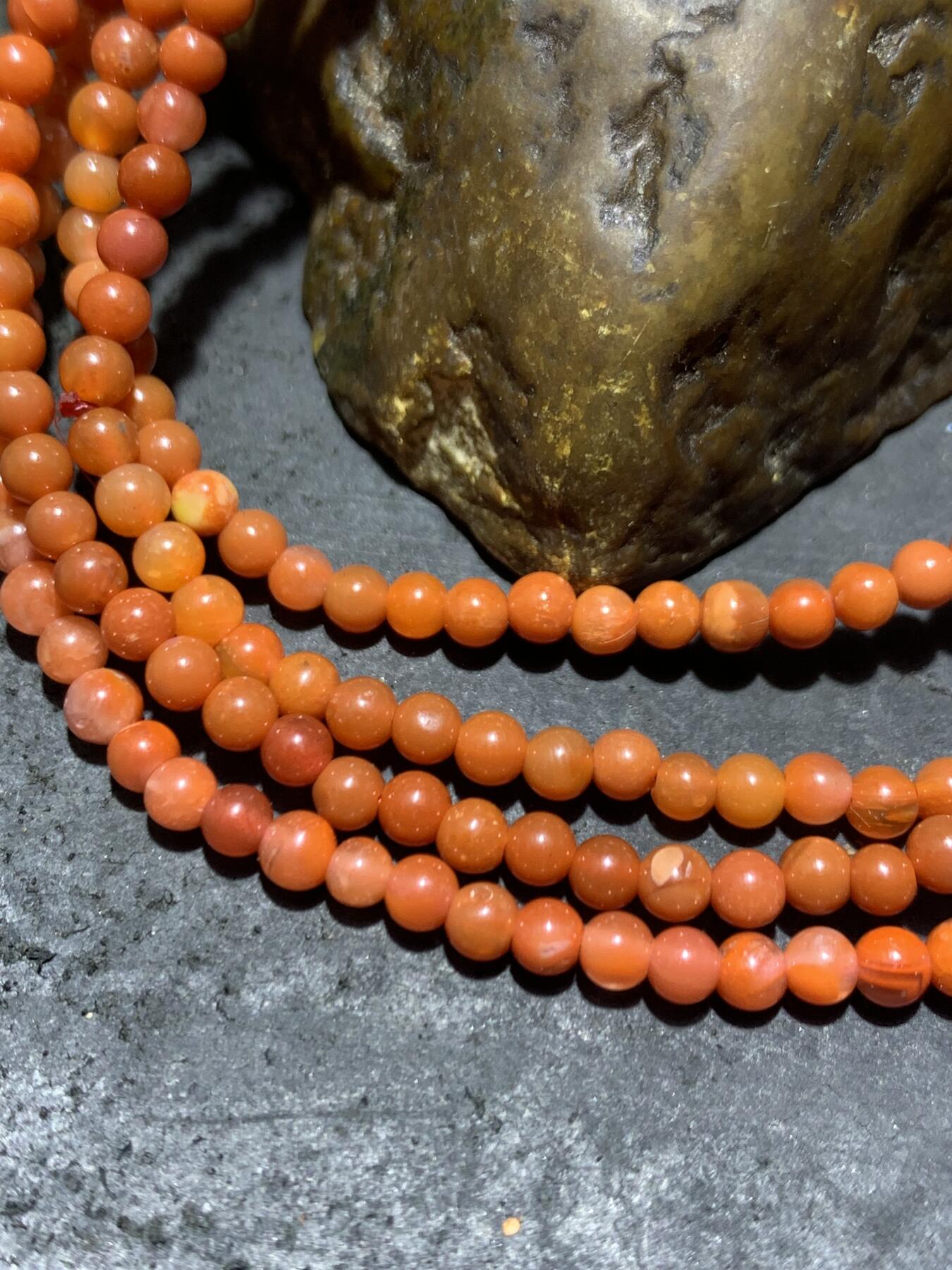 川料南红玛瑙柿子红小米珠手串一条，