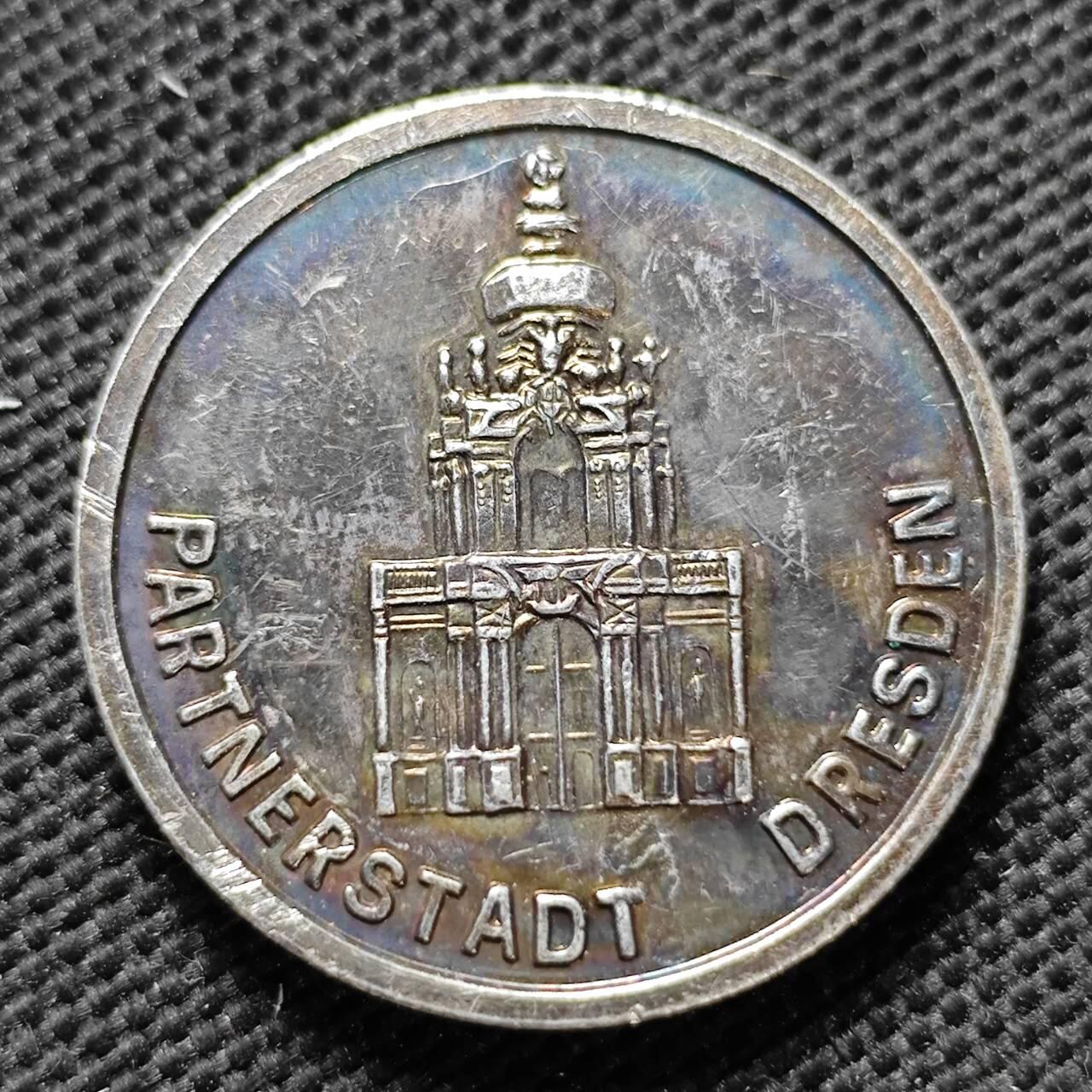 KK钱币收藏小铺 （套币 好品/批量散币 银币）专场  2月预留时间 周末发货  1989银章一枚 重9克