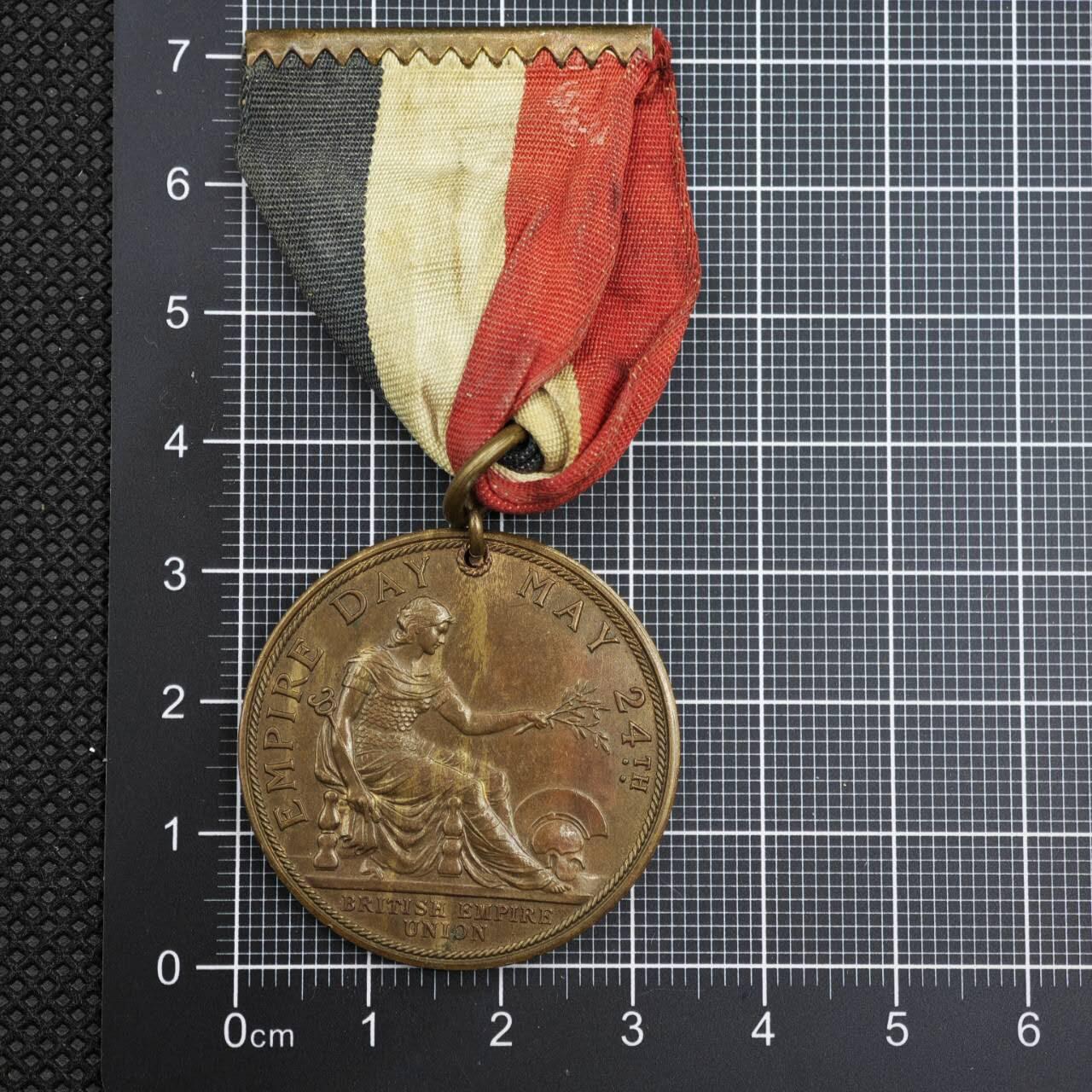 【淘币小摊】限时拍第八百二十三拍  纪念章场  满百包邮可预留两周  周一统一发货   英国帝国日纪念章