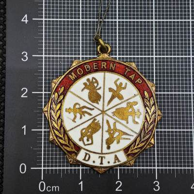 【淘币小摊】限时拍第八百二十三拍  纪念章场  满百包邮可预留两周  周一统一发货  -  英国现代舞蹈教师协会奖章