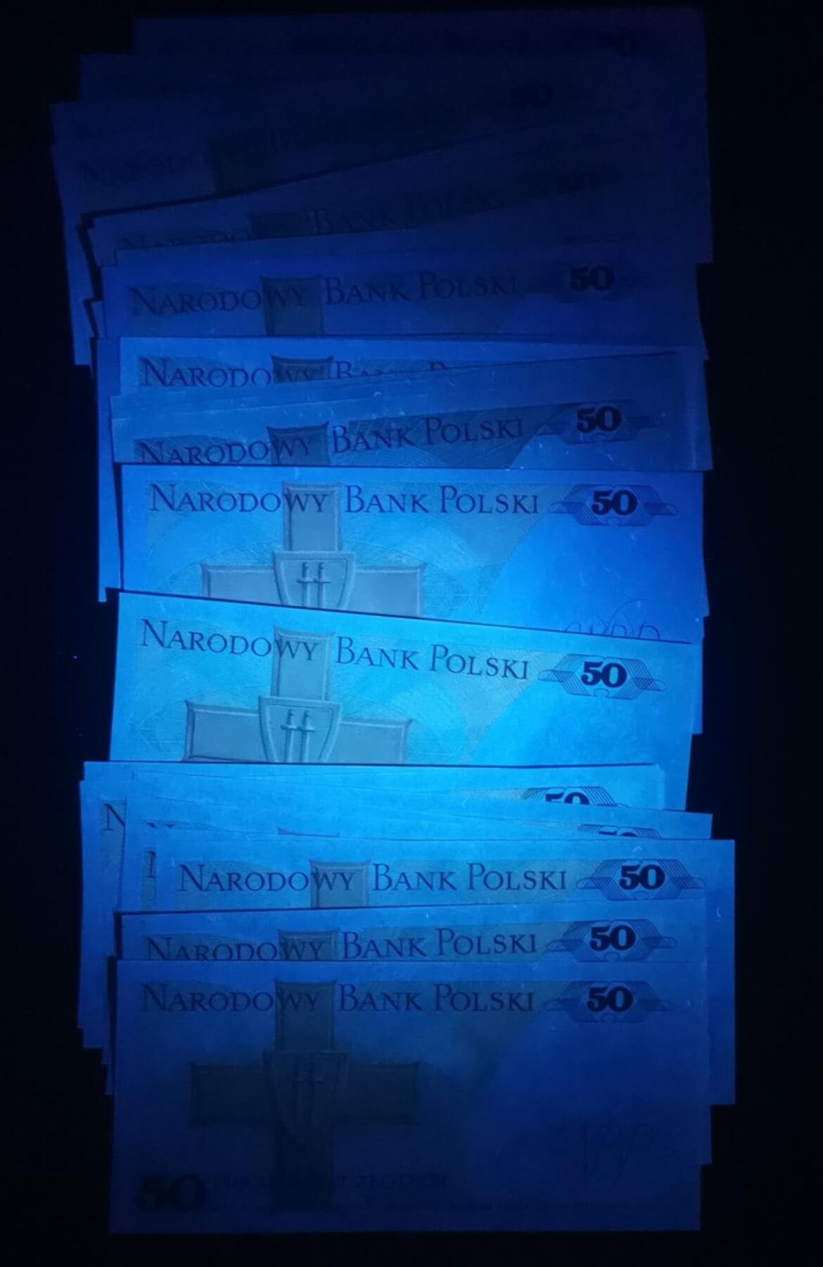 《艾美收藏》第223期-12.7周日外币畅拍 (25张)波兰1988年50兹罗提UNC/UNC- 零星几张压痕&角不绝等微瑕