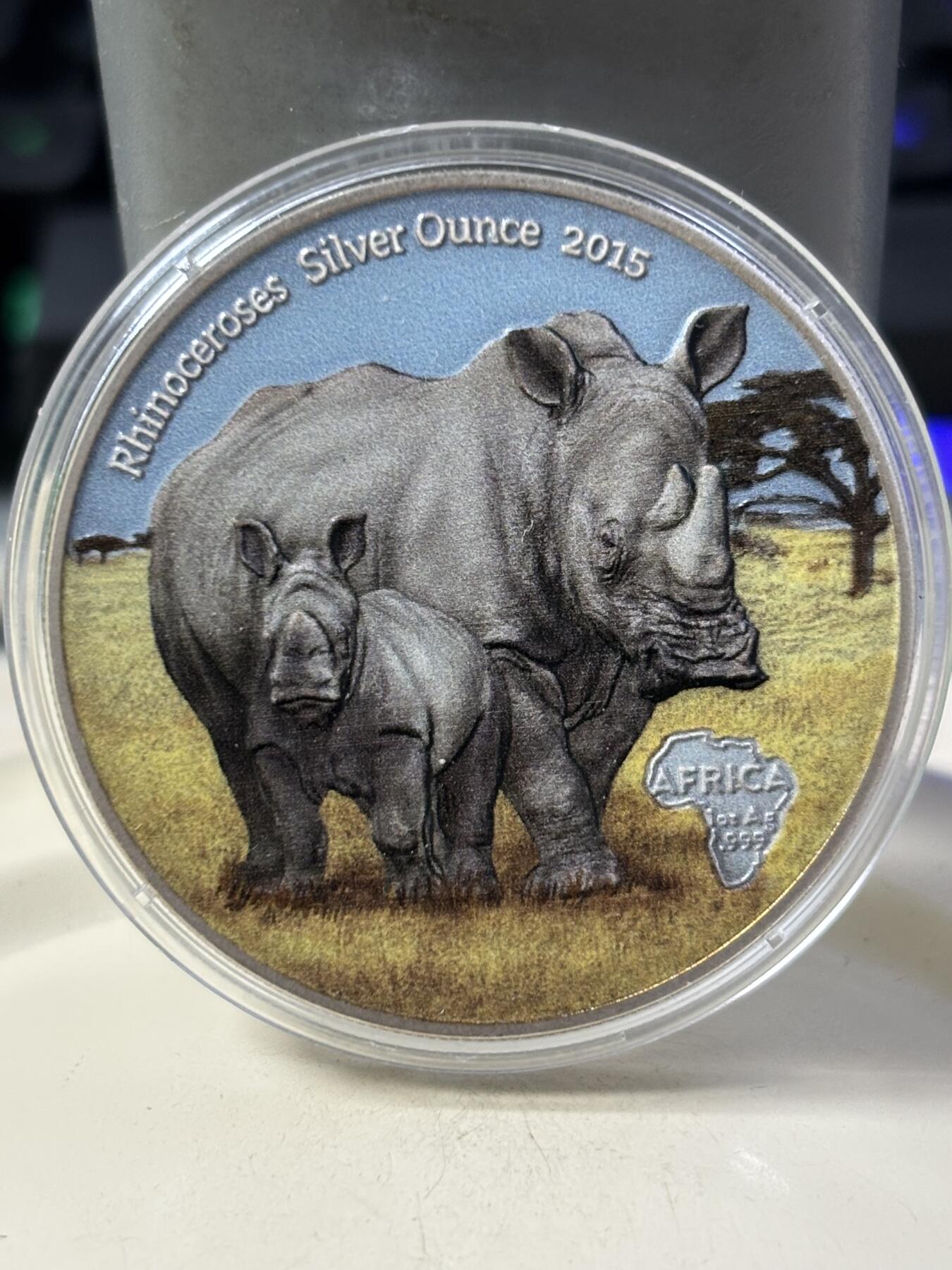第184期拍卖 刚果2015年非洲野生动物系列母子犀牛1盎司银币带证书，999银，发行2000枚