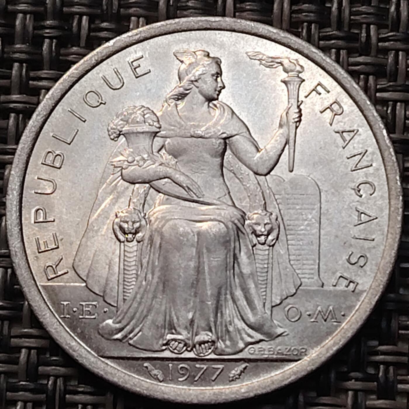 布加迪🐬～世界钱币(上海)🌾第 263 期 /  各国套币和散币 新克里多尼亚 1977年 2法郎铝币